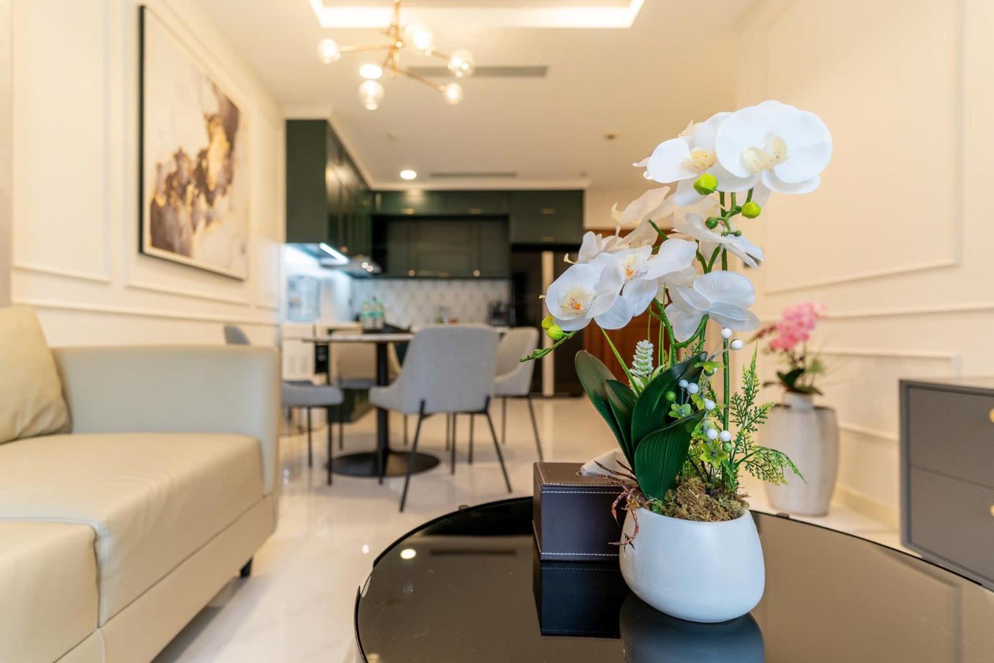 De Lux Madison Best Central 2 Bedrooms 2 Baths, Pool Gym