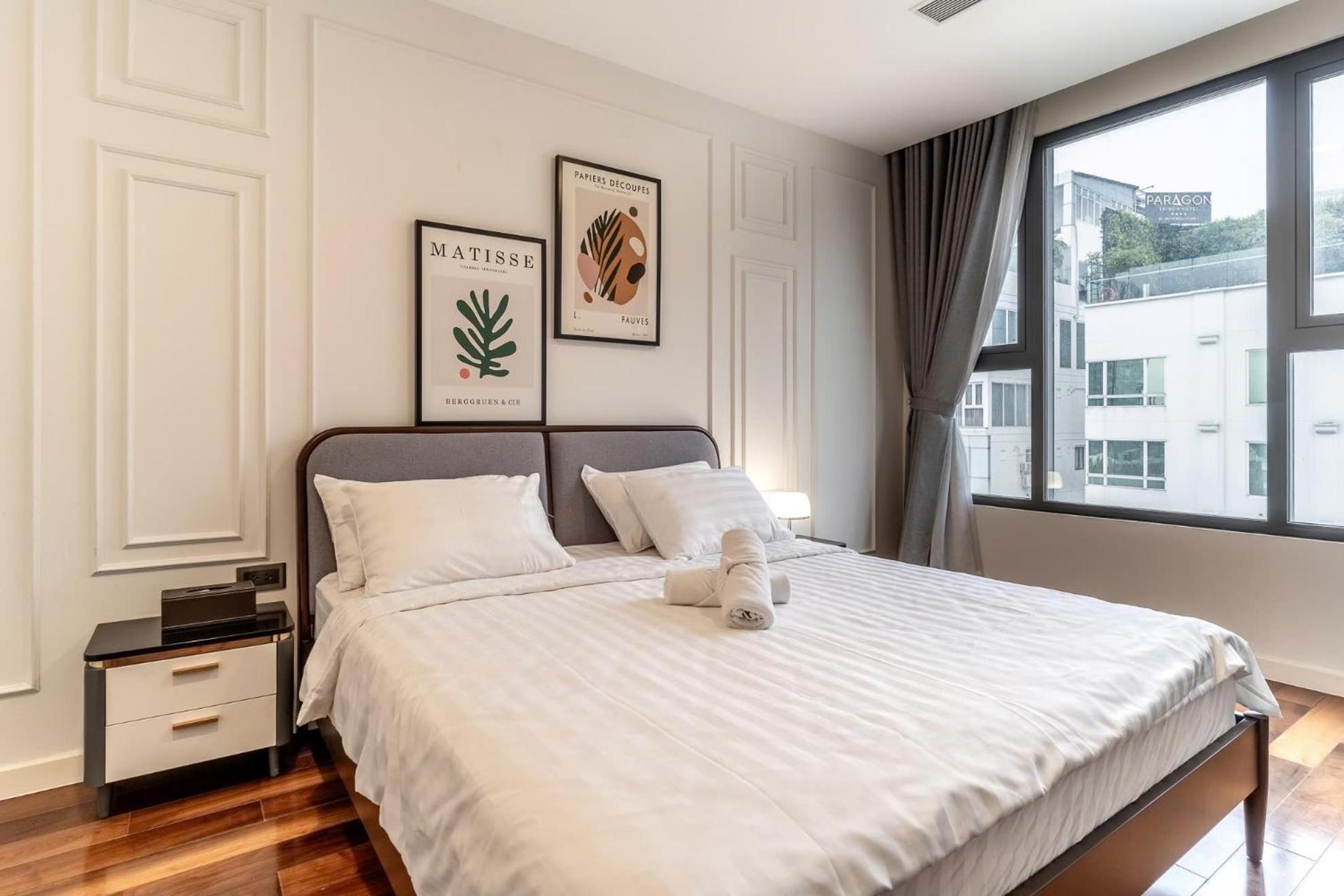 De Lux Madison Best Central 2 Bedrooms 2 Baths, Pool Gym