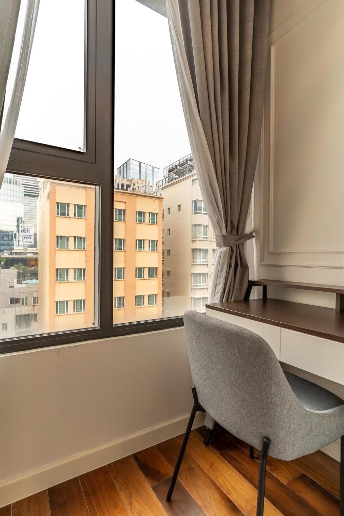 De Lux Madison Best Central 2 Bedrooms 2 Baths, Pool Gym