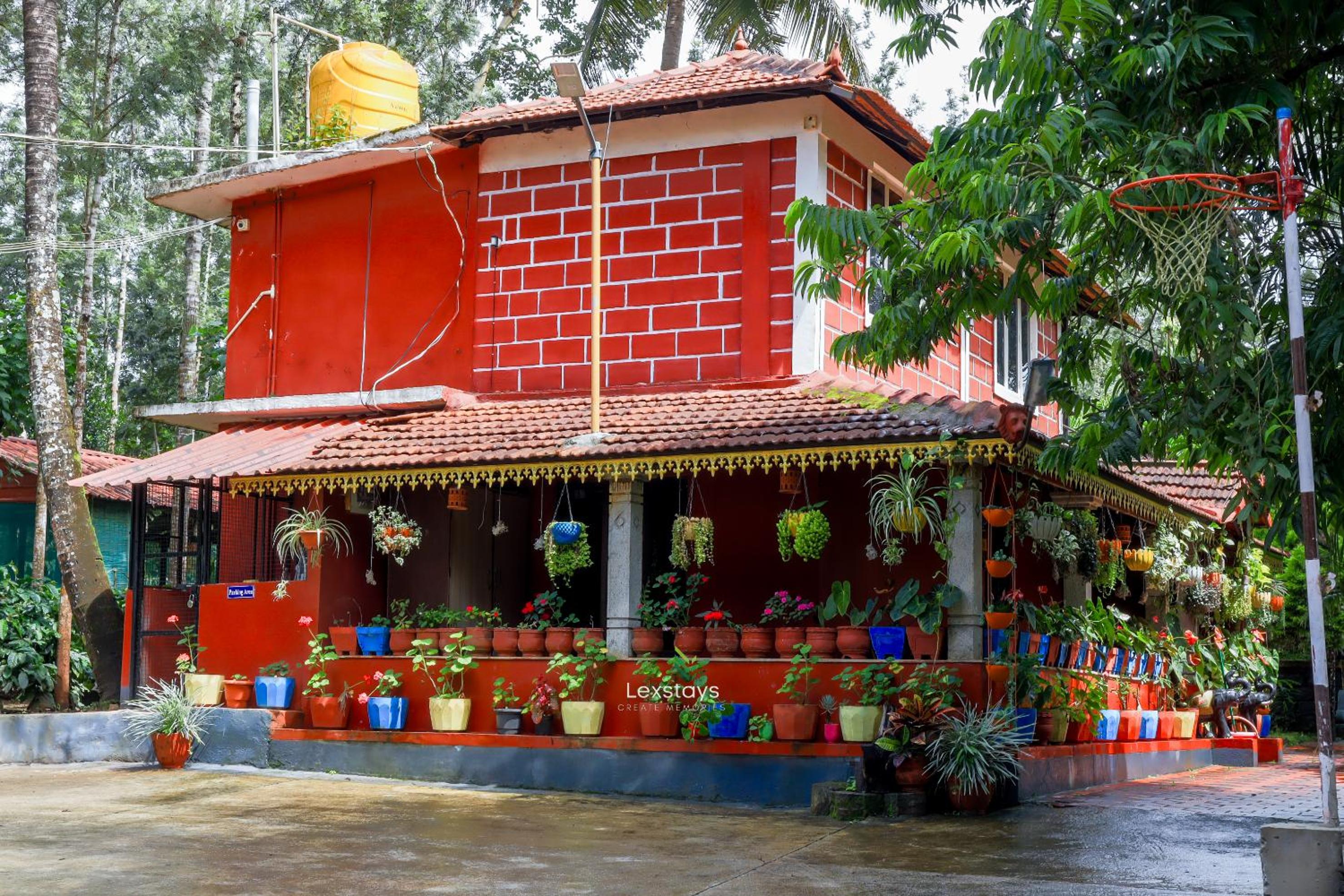 D signature Homestay By Lexstays view 4