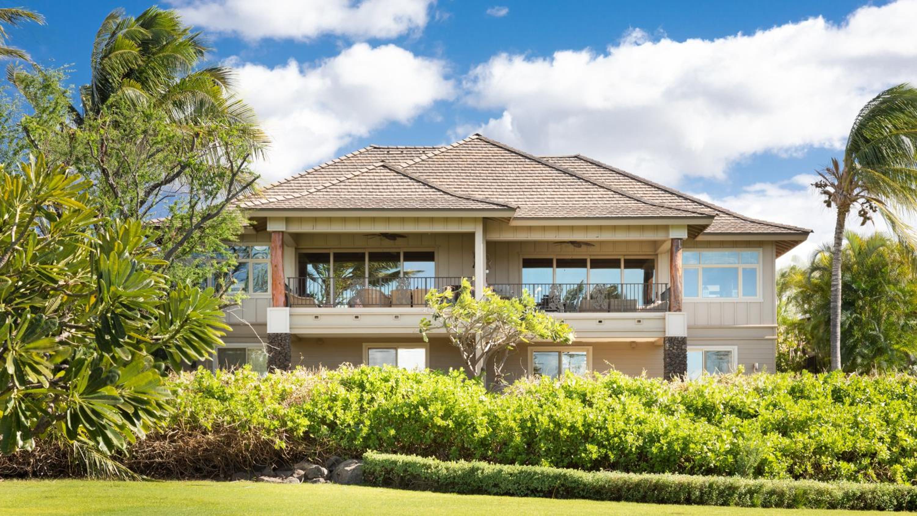 WHITE CORAL Exceptional 4BR KaMilo Home with Ocean View and Bikes view 5