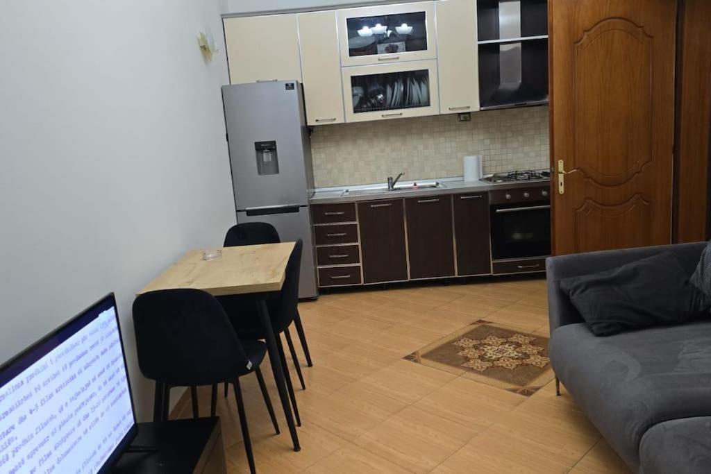 Central Apartment, over the River