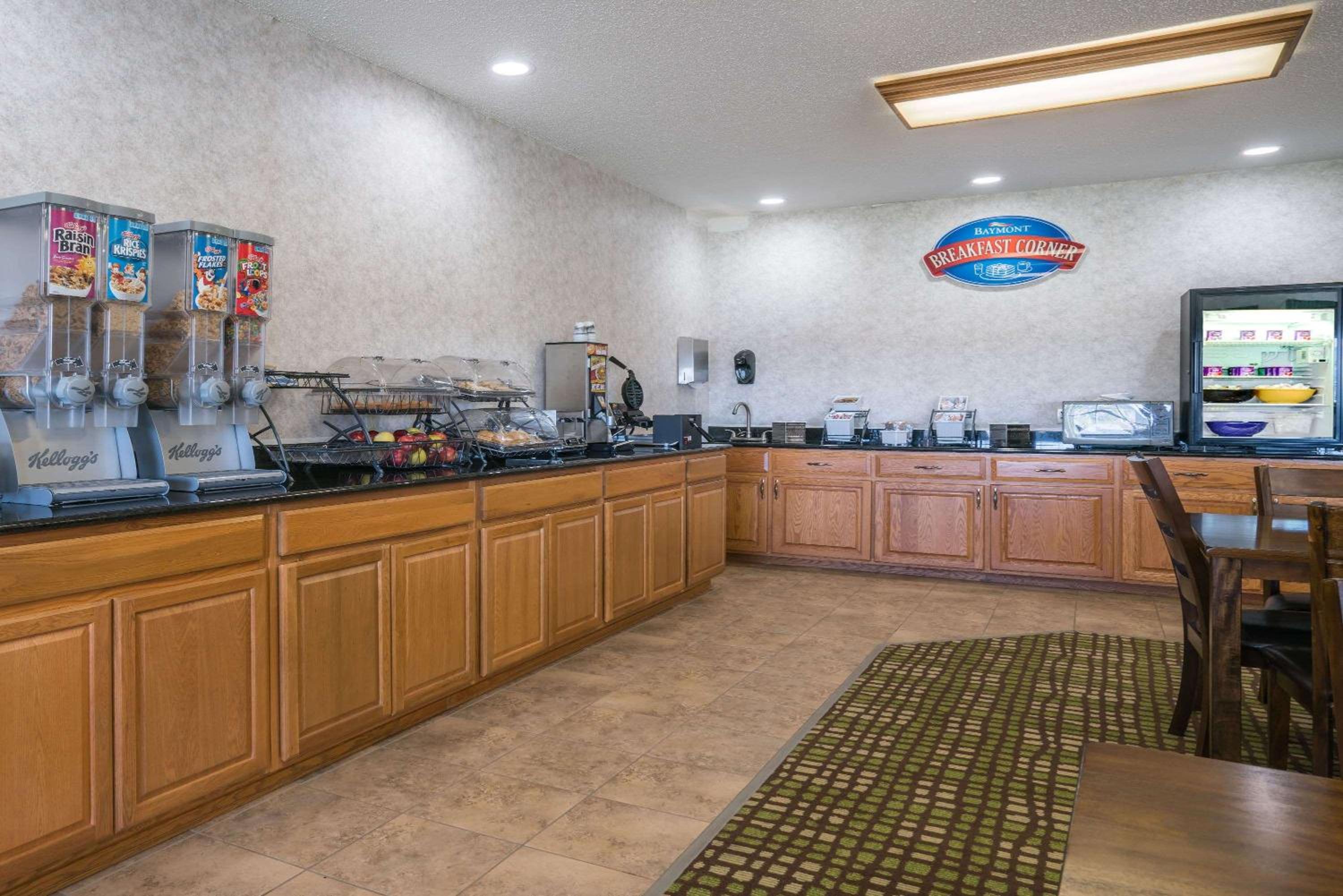Baymont by Wyndham Albany MN