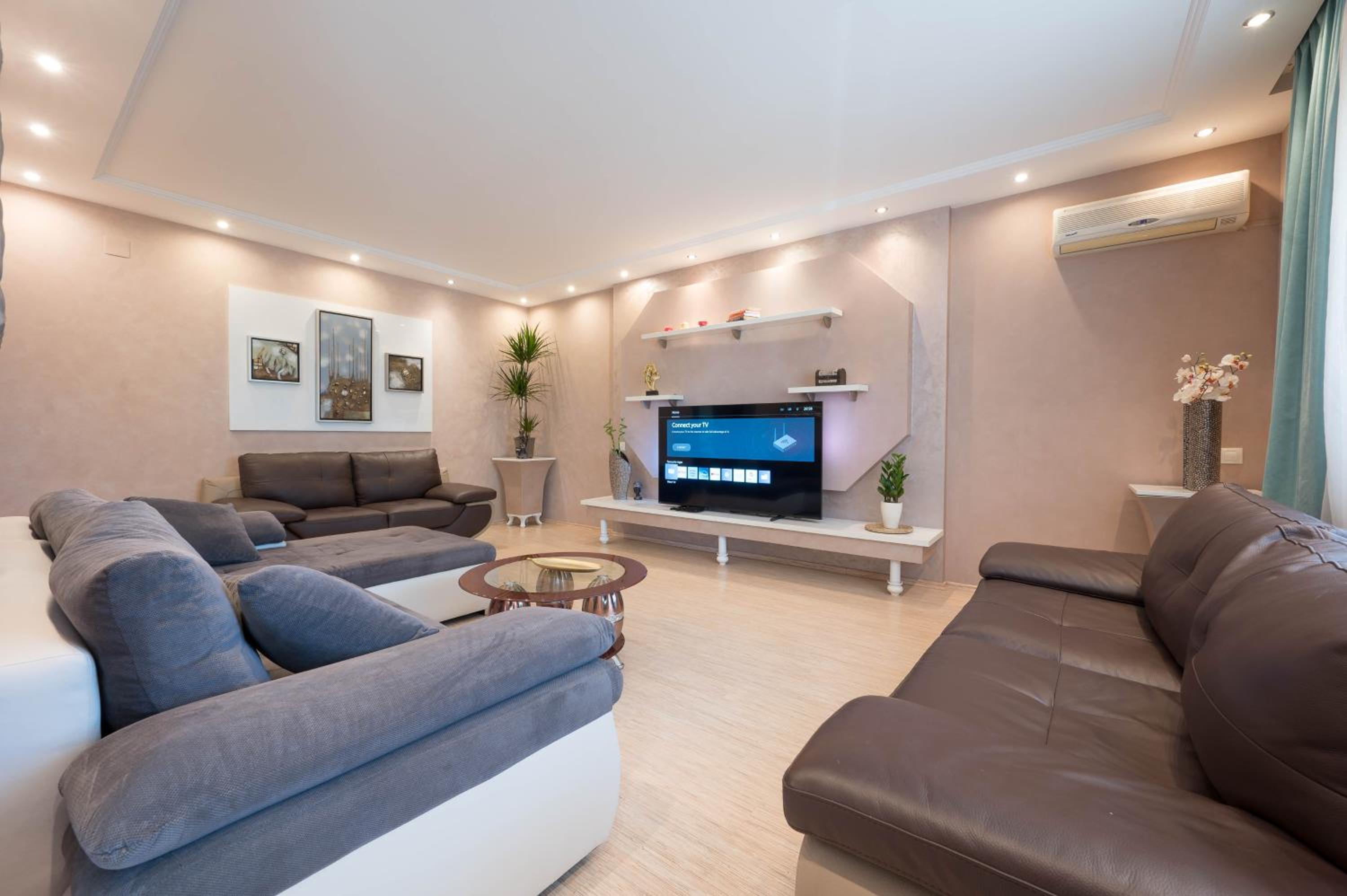 Grande Apartments