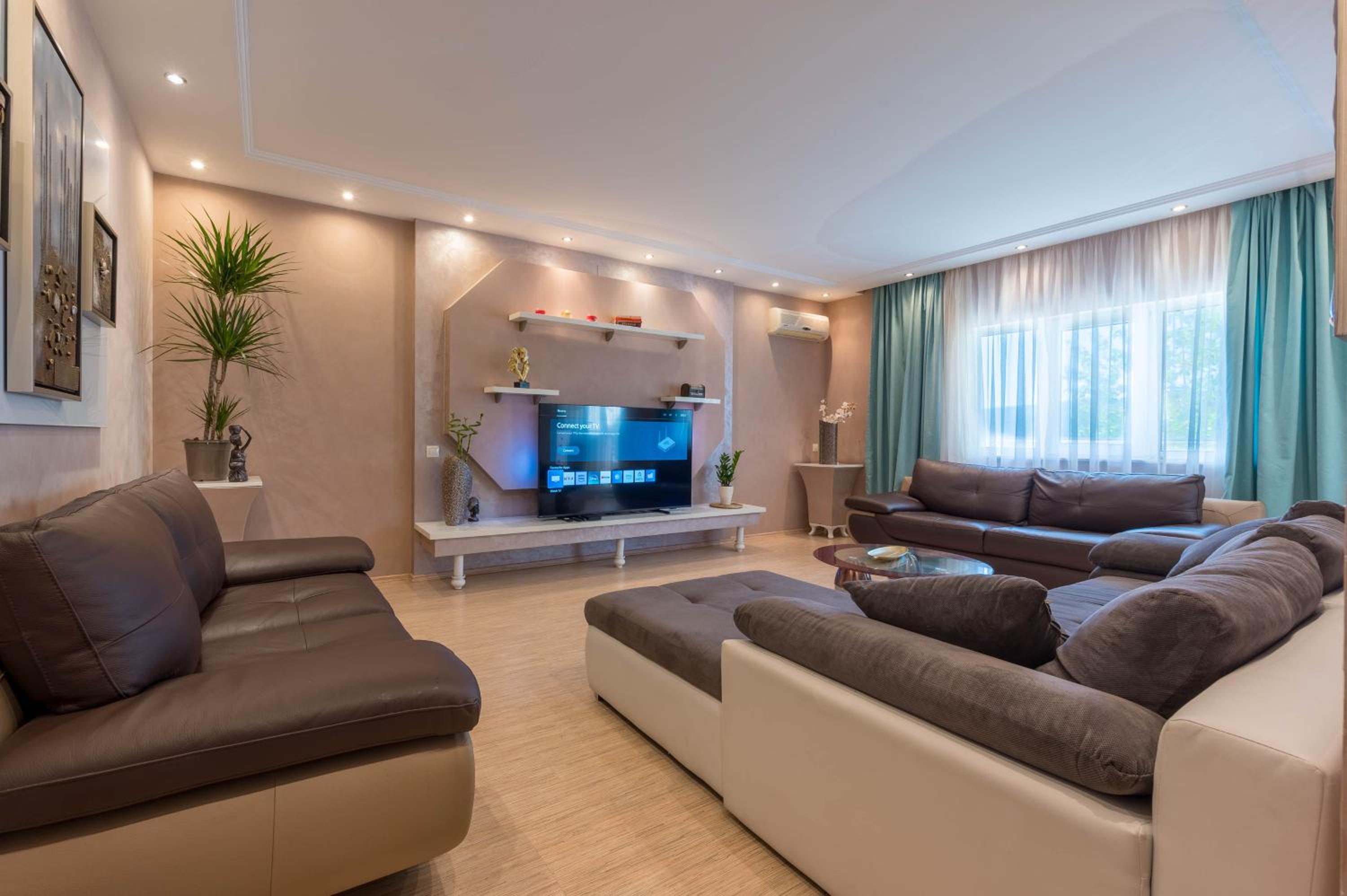 Grande Apartments