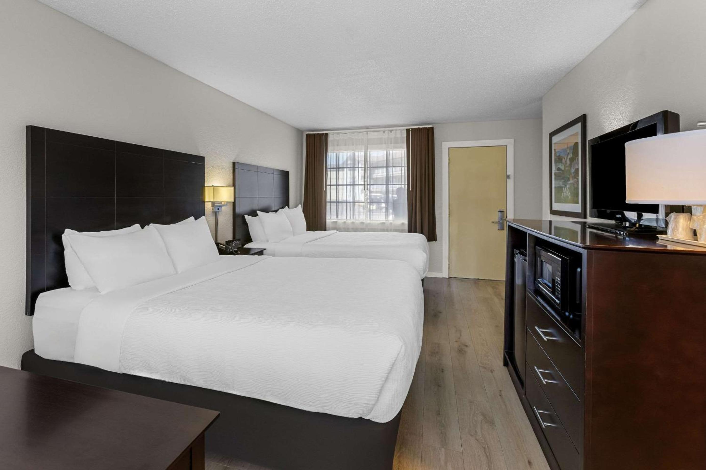 Quality Inn Lakefront