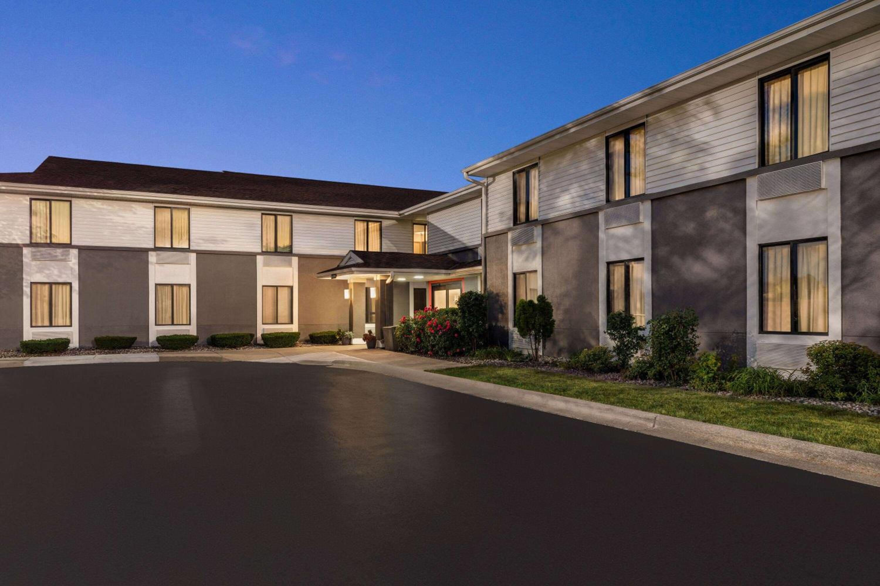 Hotel Super 8 by Wyndham Germantown/Milwaukee