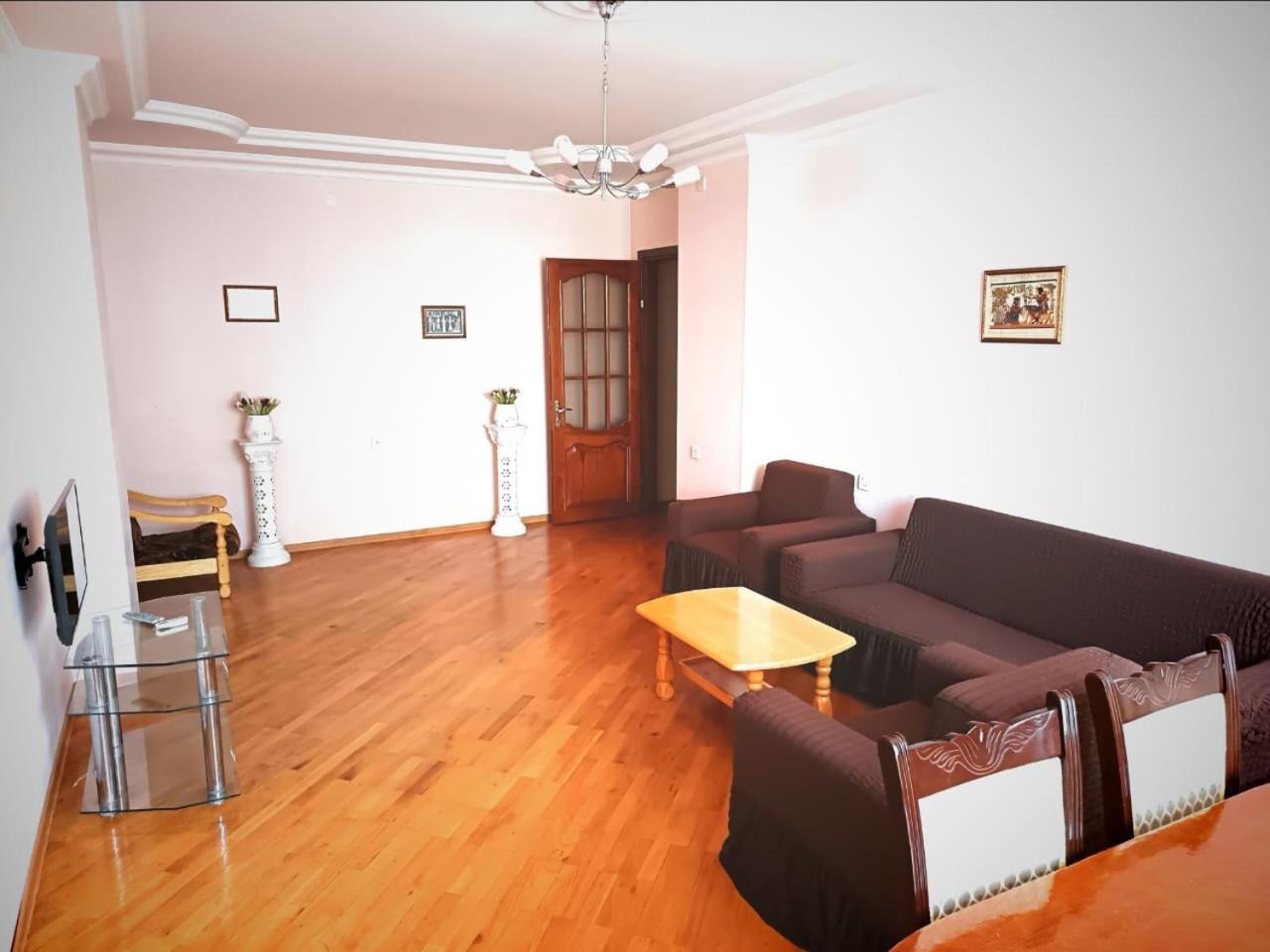 Cozy Apartment near Haydar Aliyev cener
