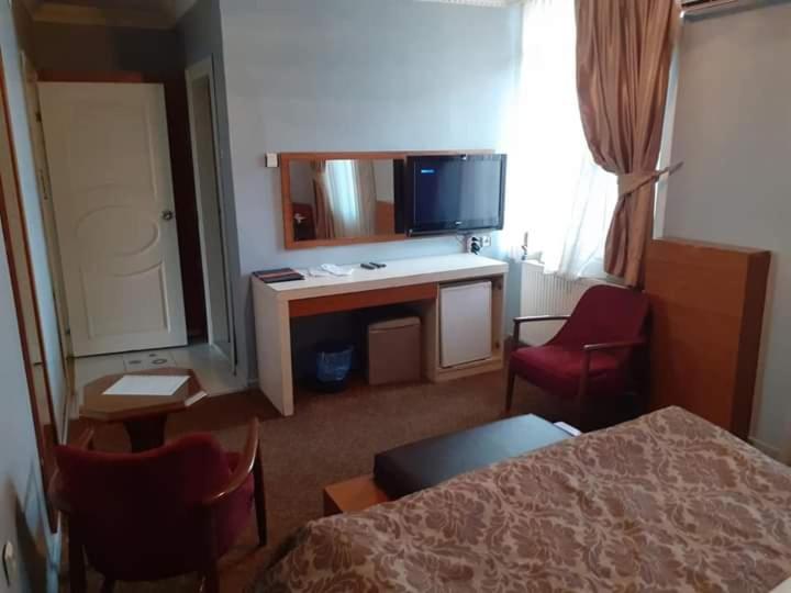 Tac Hotel - Image 43