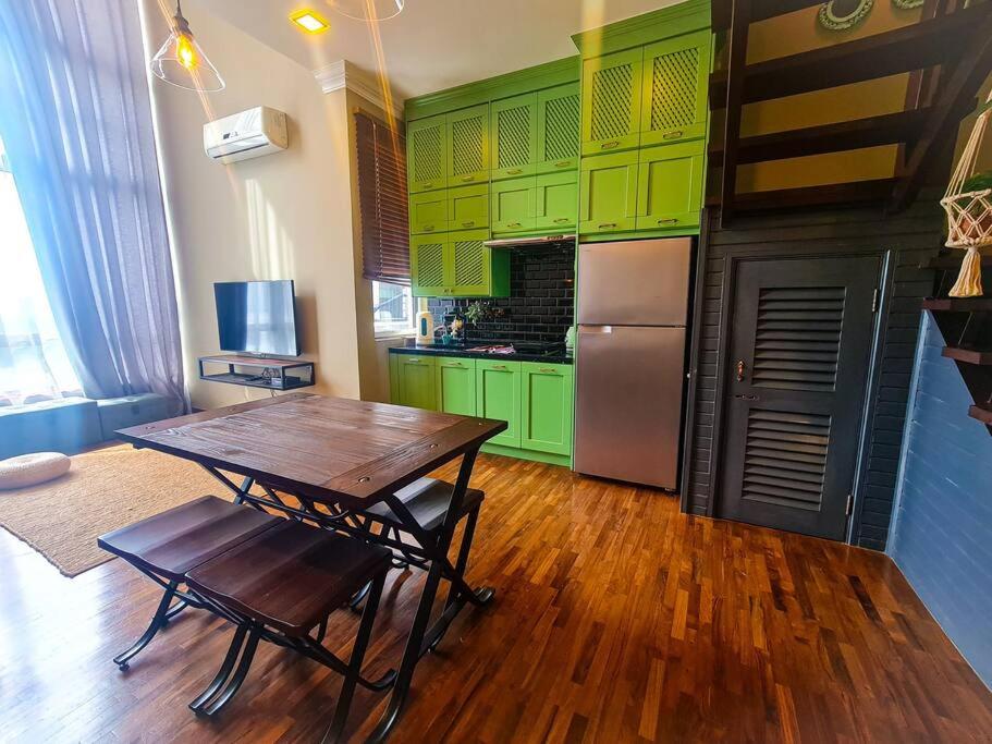 Premium Vintage Home 2 Master Bedrooms 2 to 4 Pax Comfy Stay for Friends and Family photo 5