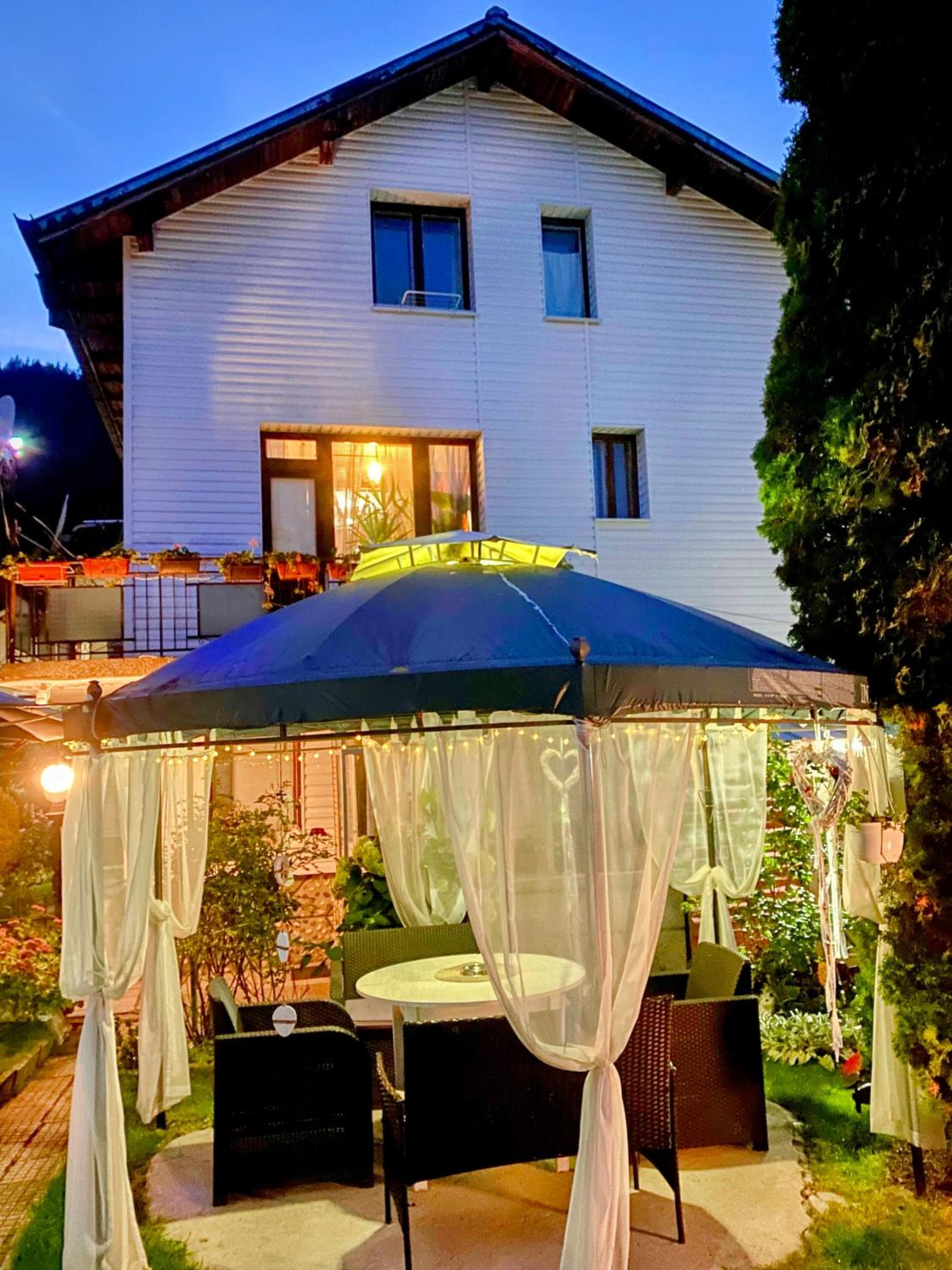Cozy Guest House Niya , до Боровец , двор и барбекю