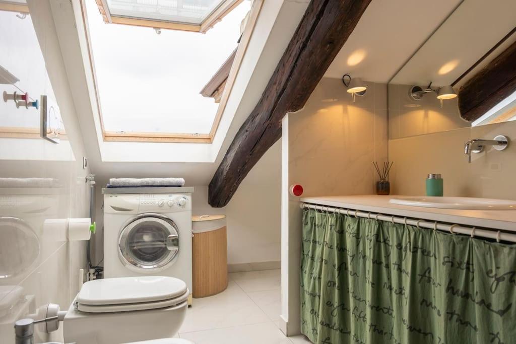 Cozy Attic in the City Center photo 5