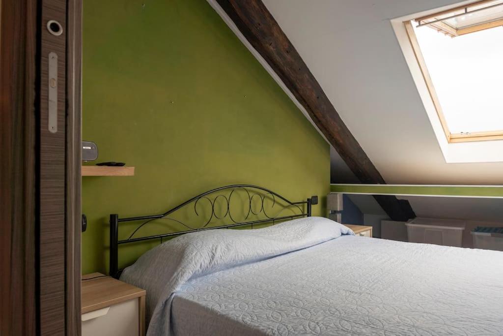 Cozy Attic in the City Center photo 2