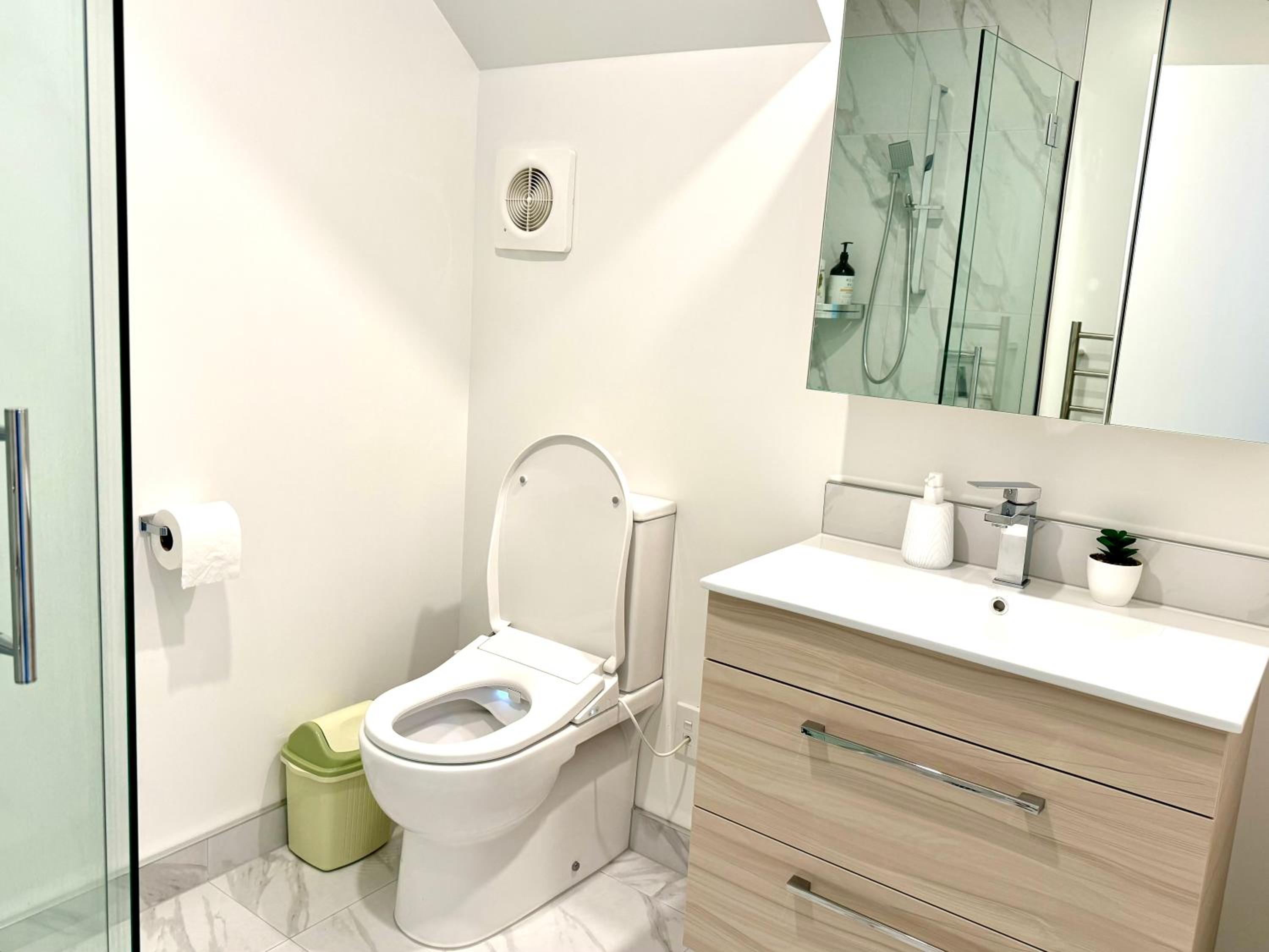 Riccarton 2BDR2BTR Townhouse FREE Carpark FAST Wifi