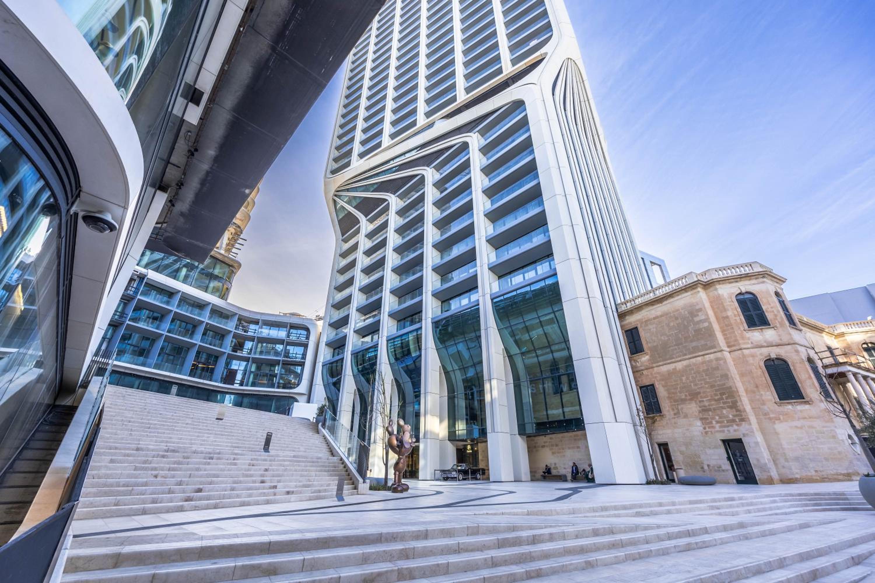 Exquisite Residence in Mercury Towers — St Julian's