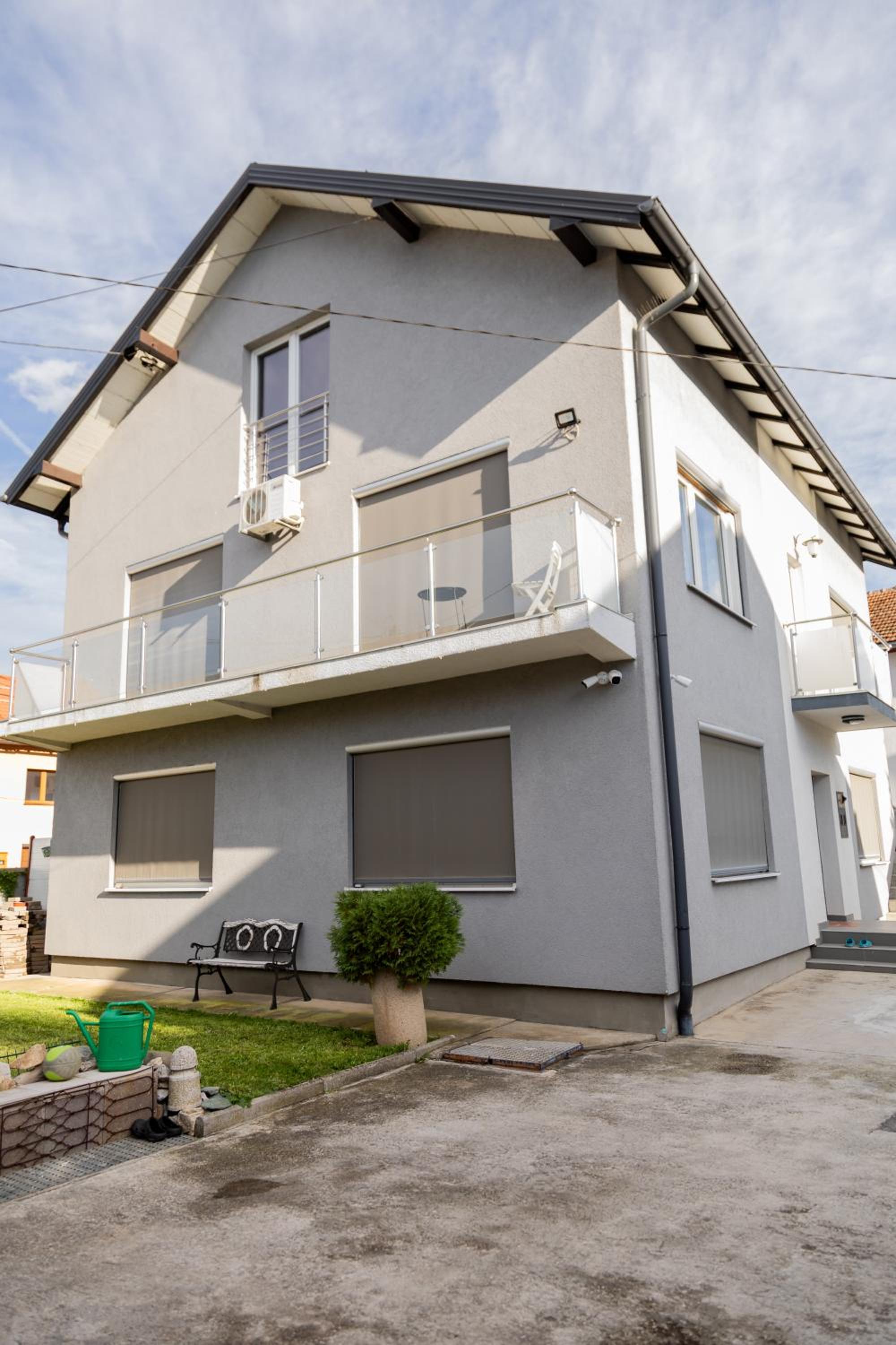 Leon Apartmani