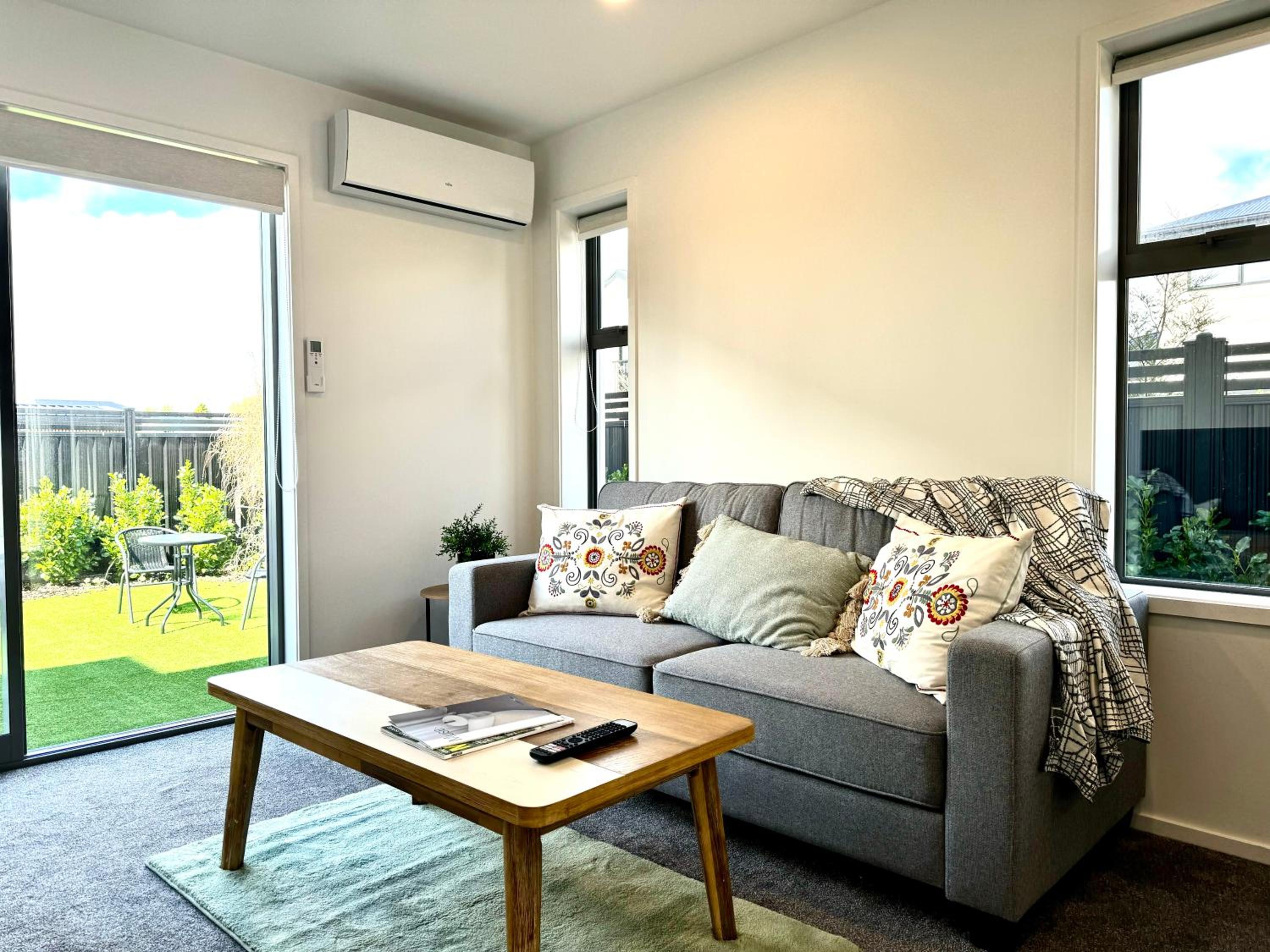 Riccarton 2BDR2BTR Townhouse FREE Carpark FAST Wifi