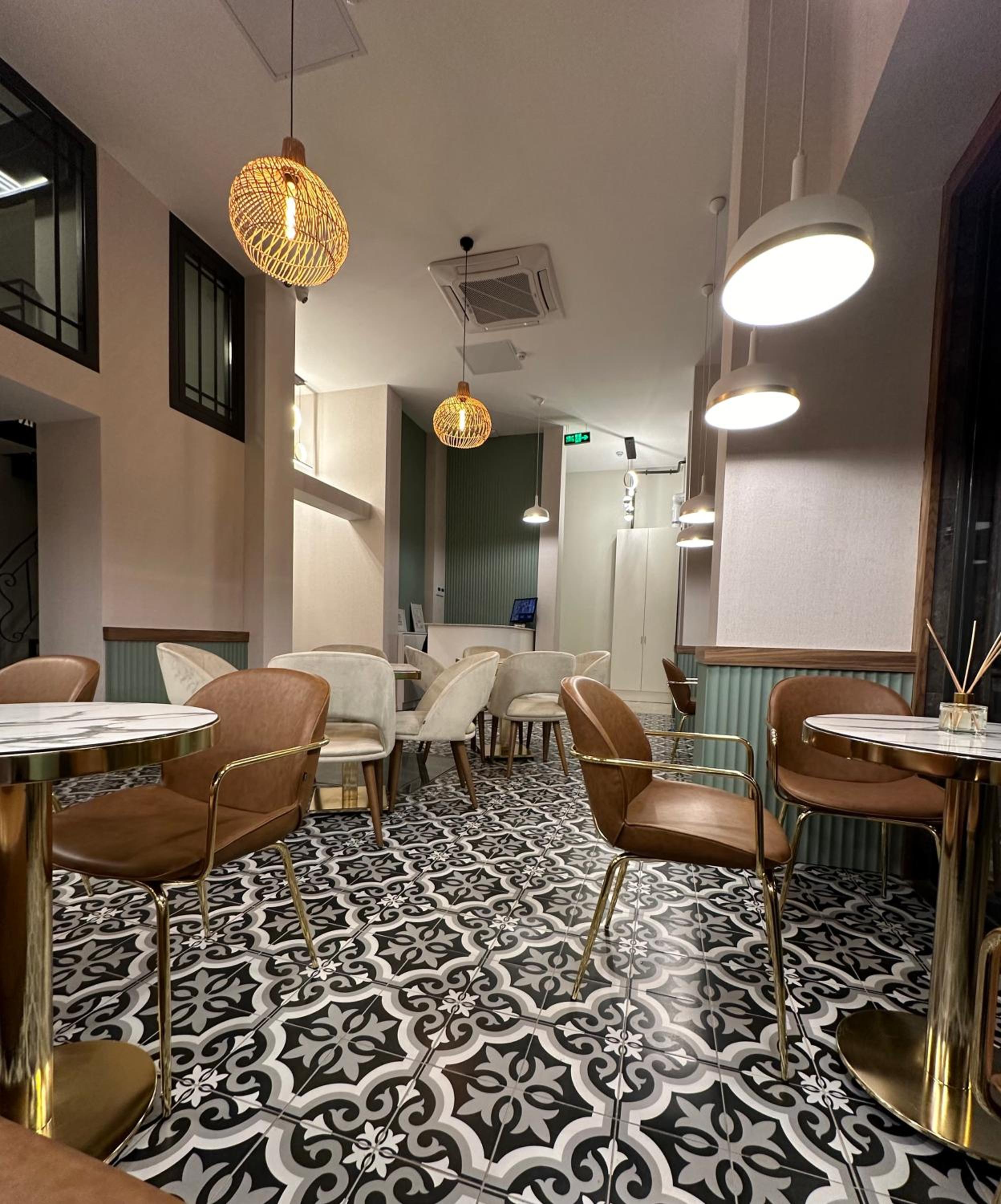 Iris Han Hotel - Image 48