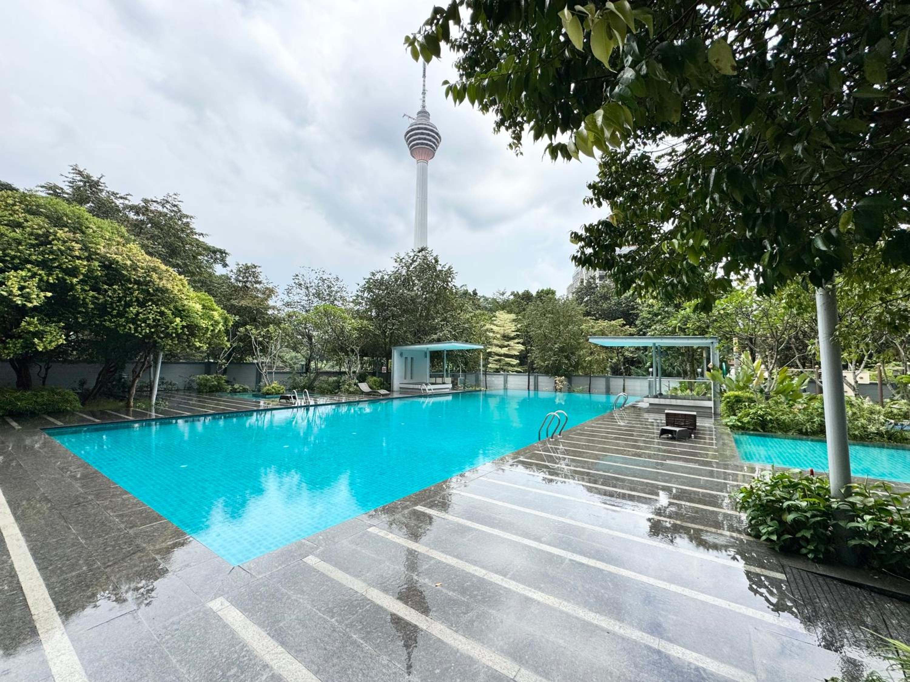 8 KLCC 5 minutes to Jalan Alor Street Bukit Bintang Pavilion 10 Pax 3R2B