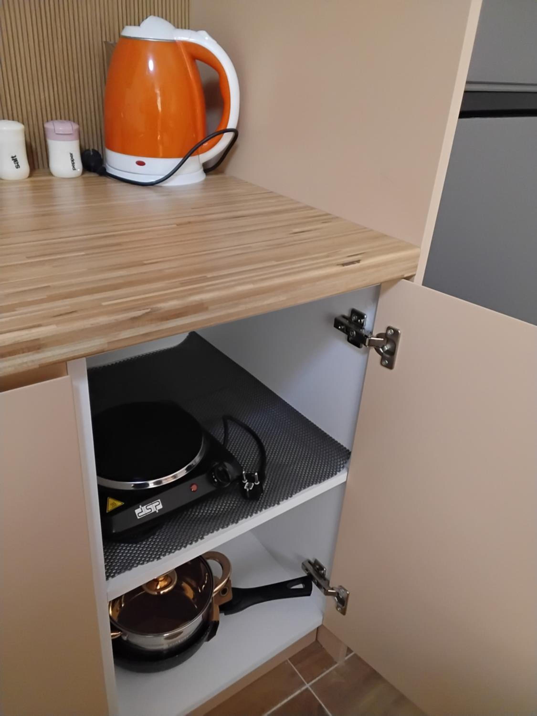 Cozy centrally located room for two 1, 10 min walk from city center