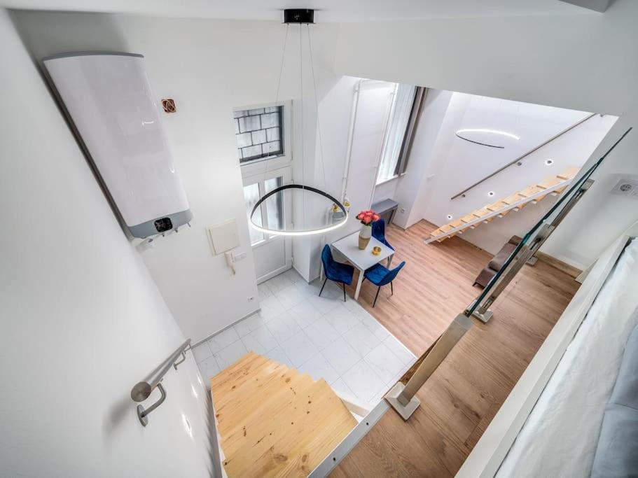 Loft 8 - Cozy Stylish Stay with parking view 2