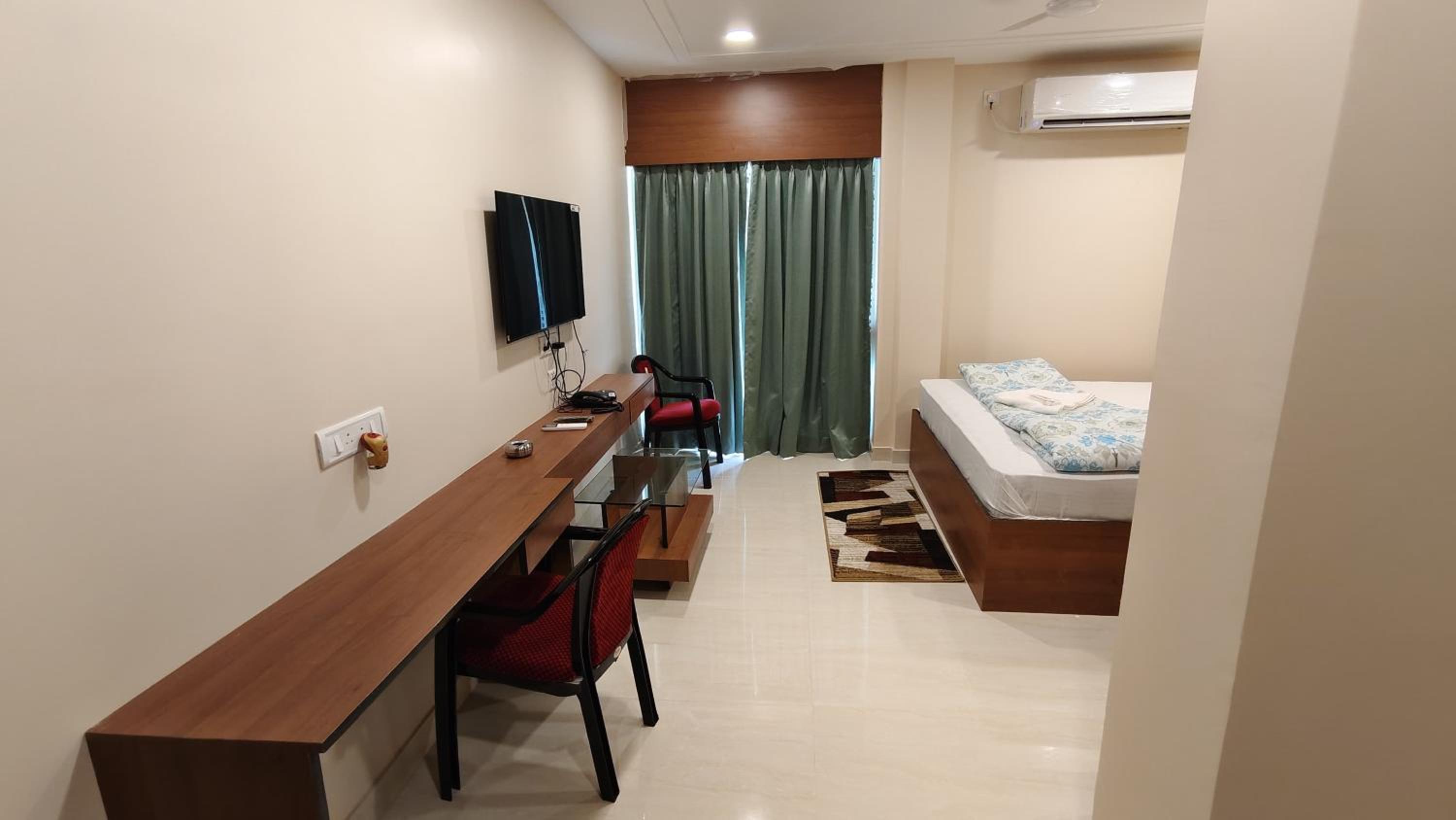 Hotel Cosy Inn view 3