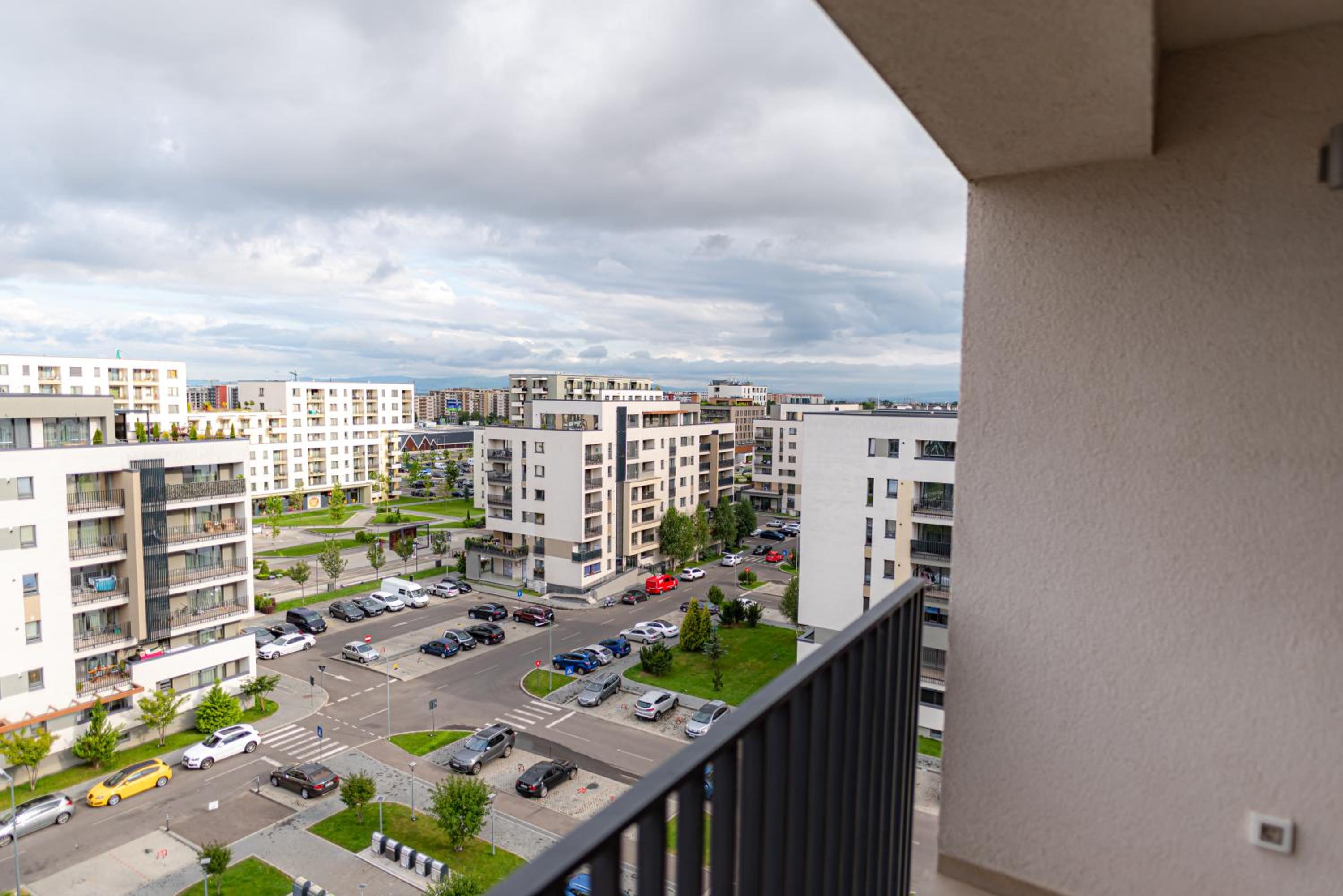 Apart B&V 706 Coresi - Balcony Apartment with Parking