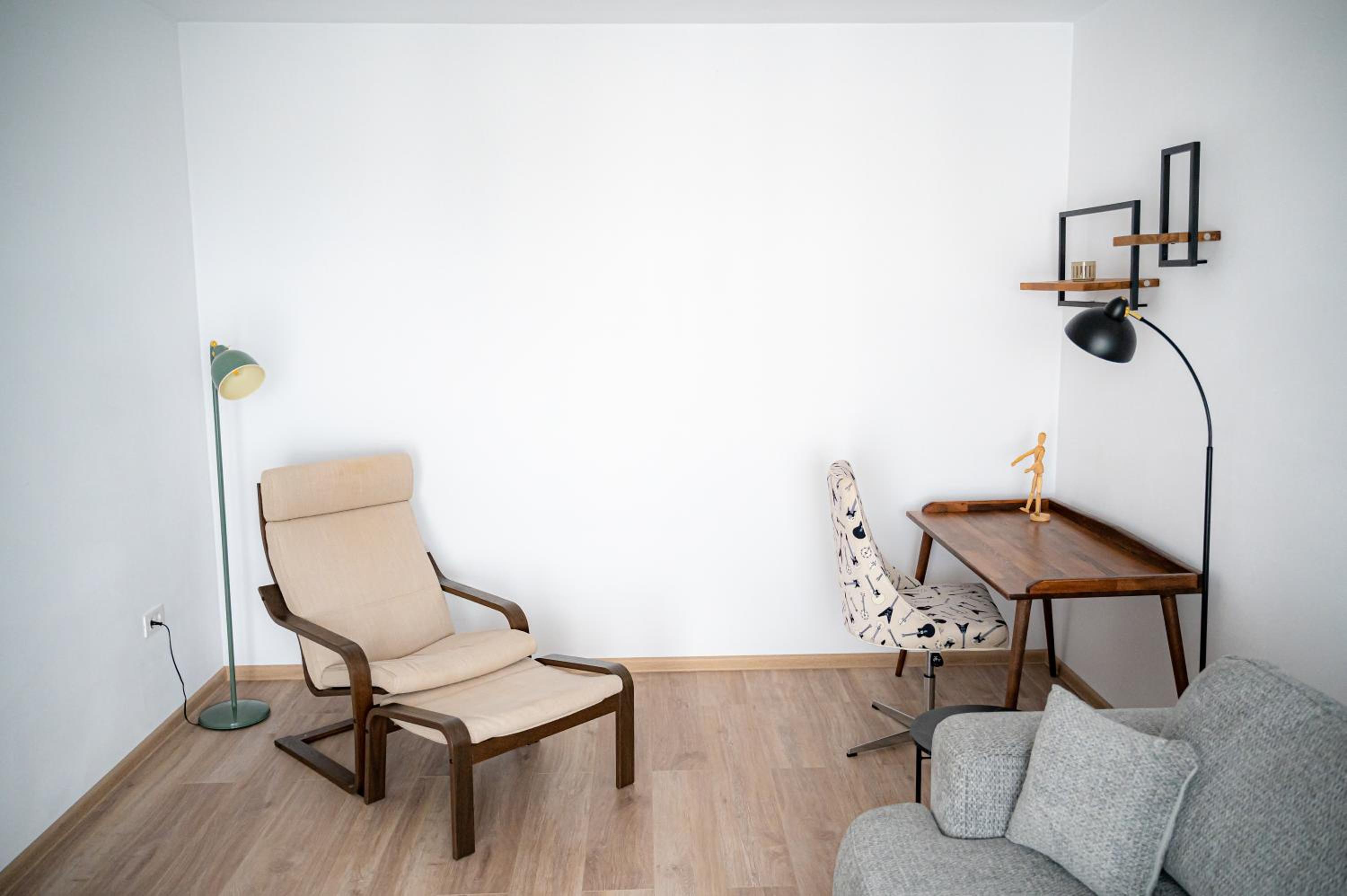 Apart B&V 706 Coresi - Balcony Apartment with Parking