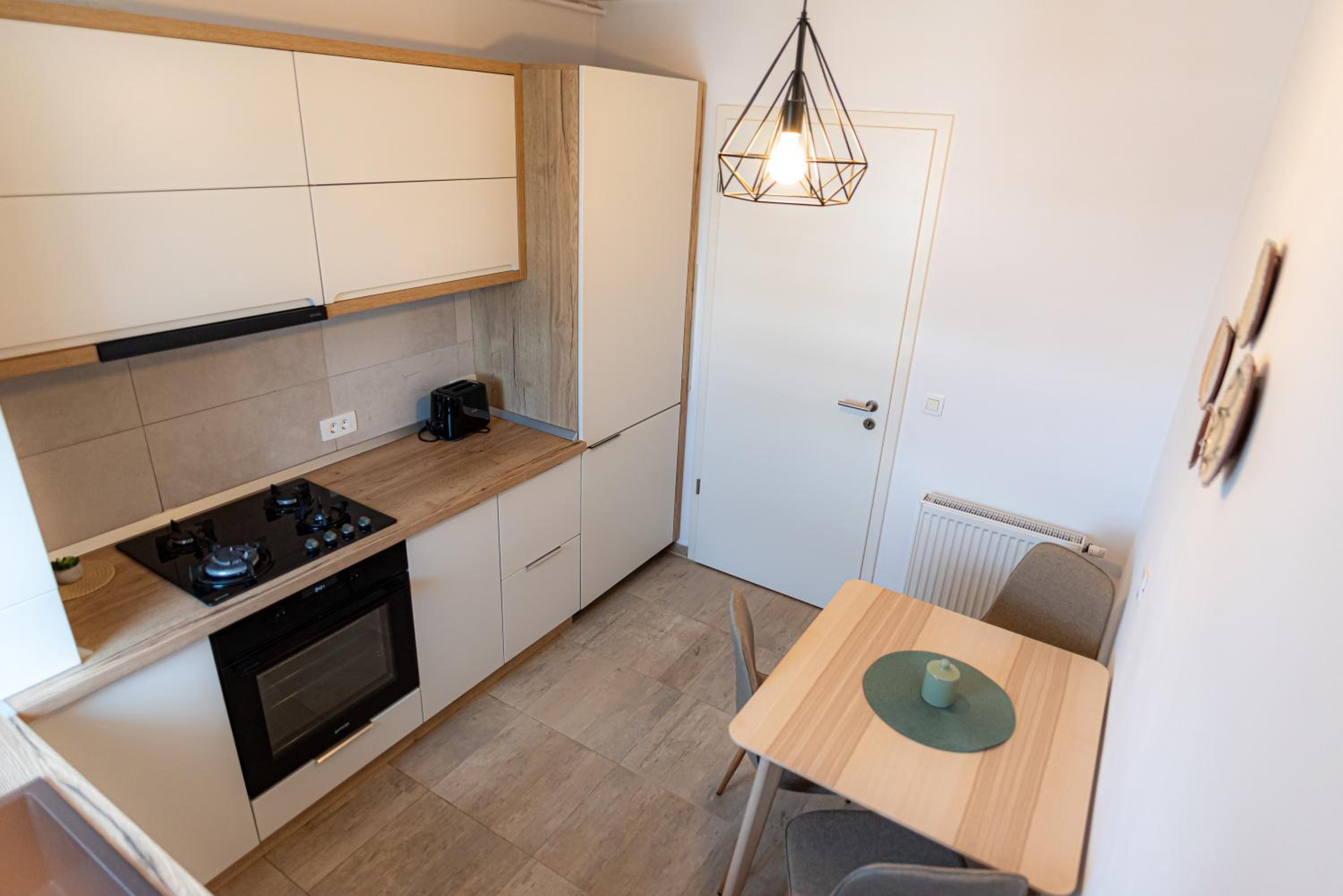 Apart B&V 706 Coresi - Balcony Apartment with Parking