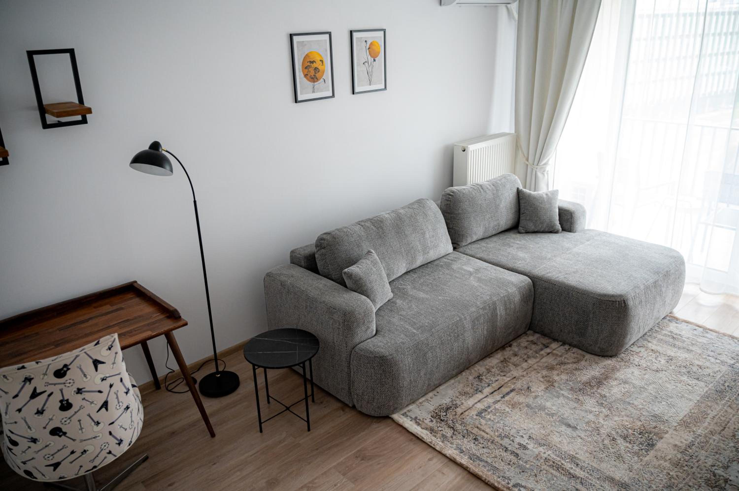 Apart B&V 706 Coresi - Balcony Apartment with Parking
