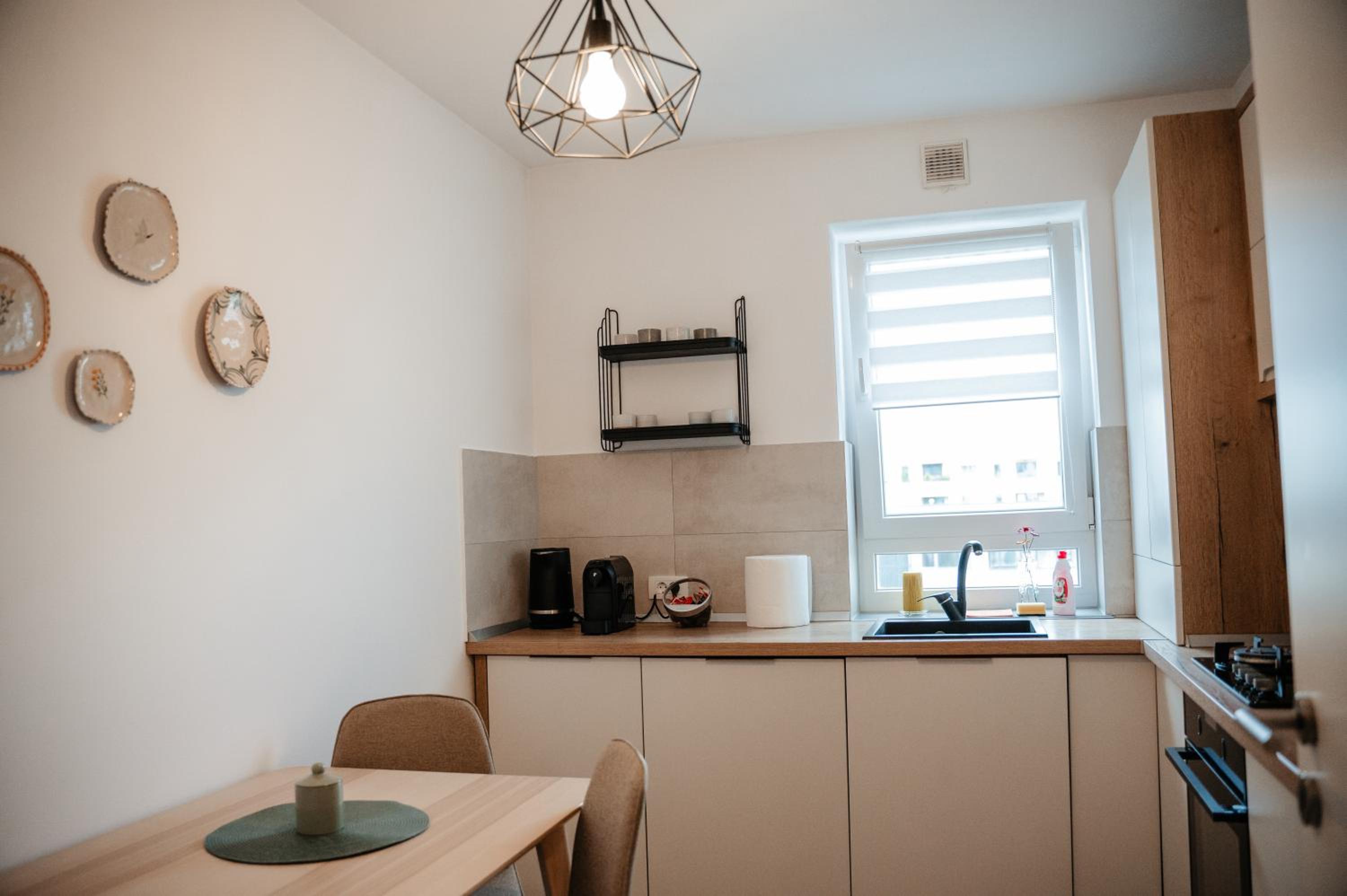 Apart B&V 706 Coresi - Balcony Apartment with Parking