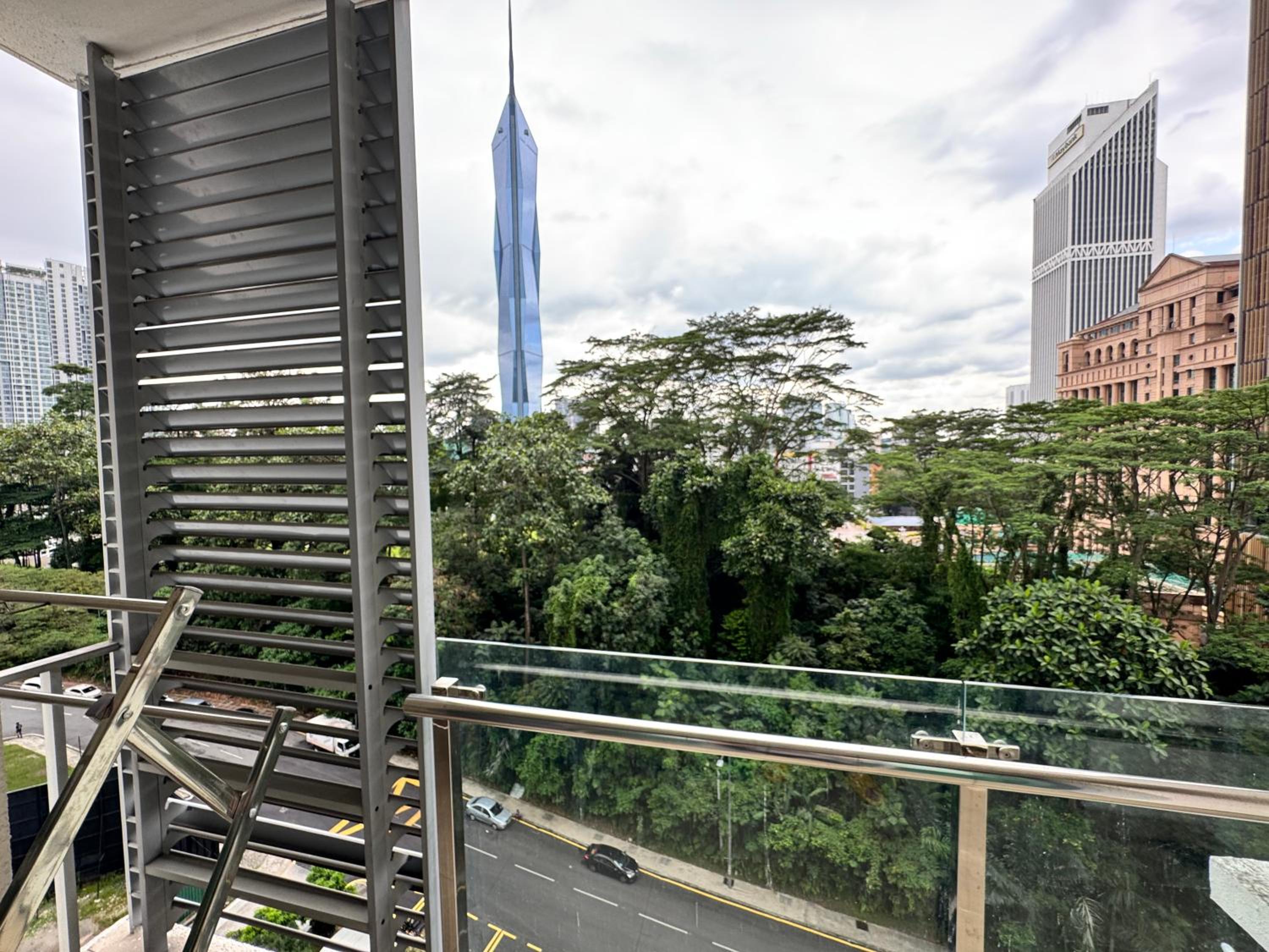 8 KLCC 5 minutes to Jalan Alor Street Bukit Bintang Pavilion 10 Pax 3R2B