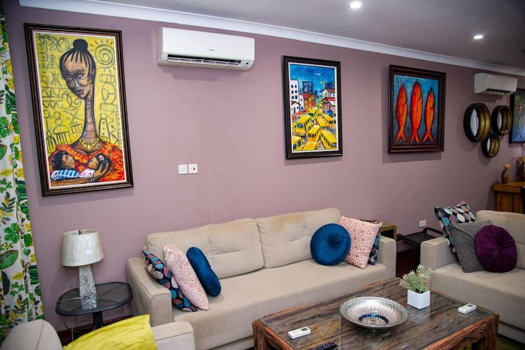 3 Bedroom Townhouse Behind Flagstaff House view 2