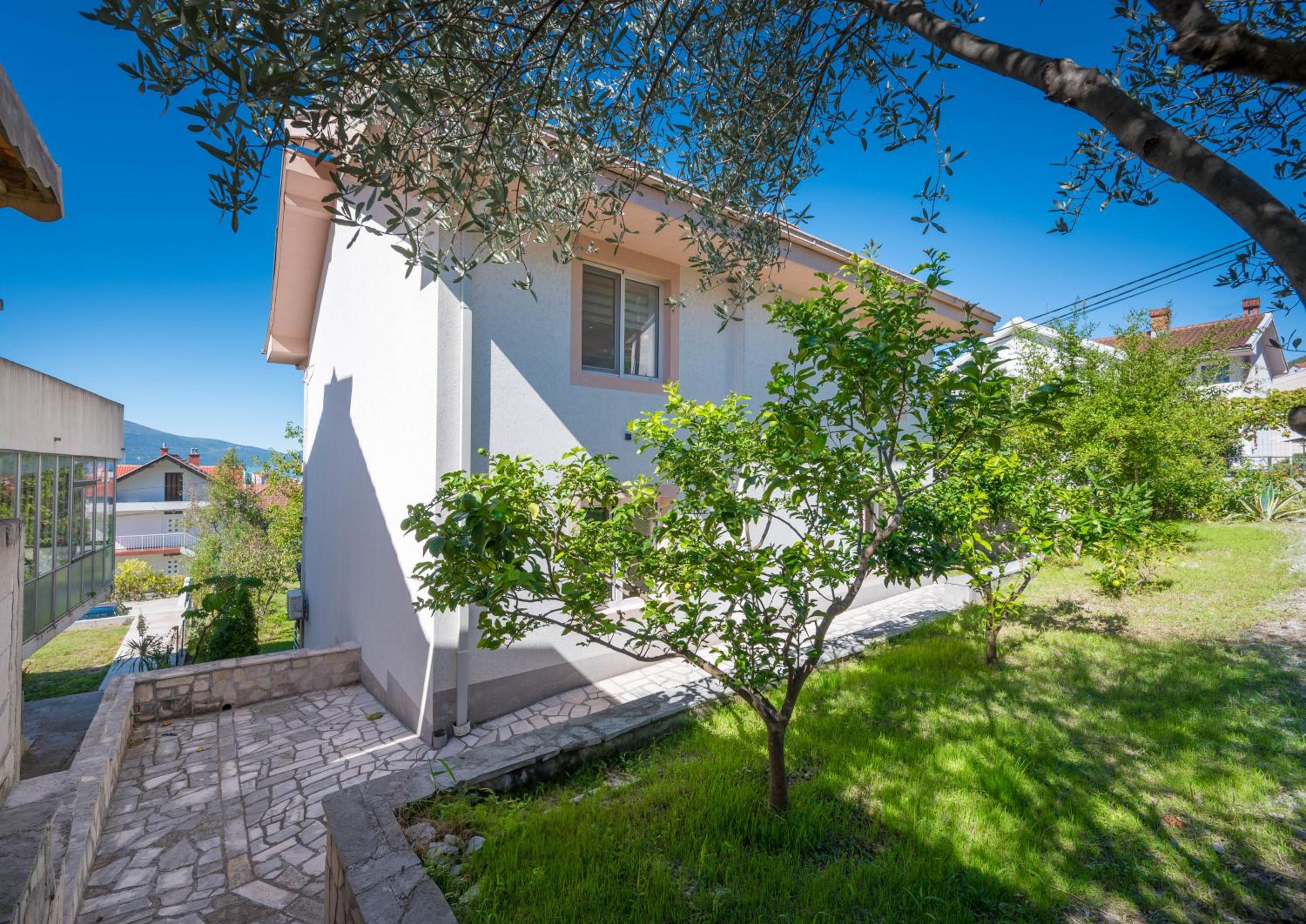 Grande Apartments
