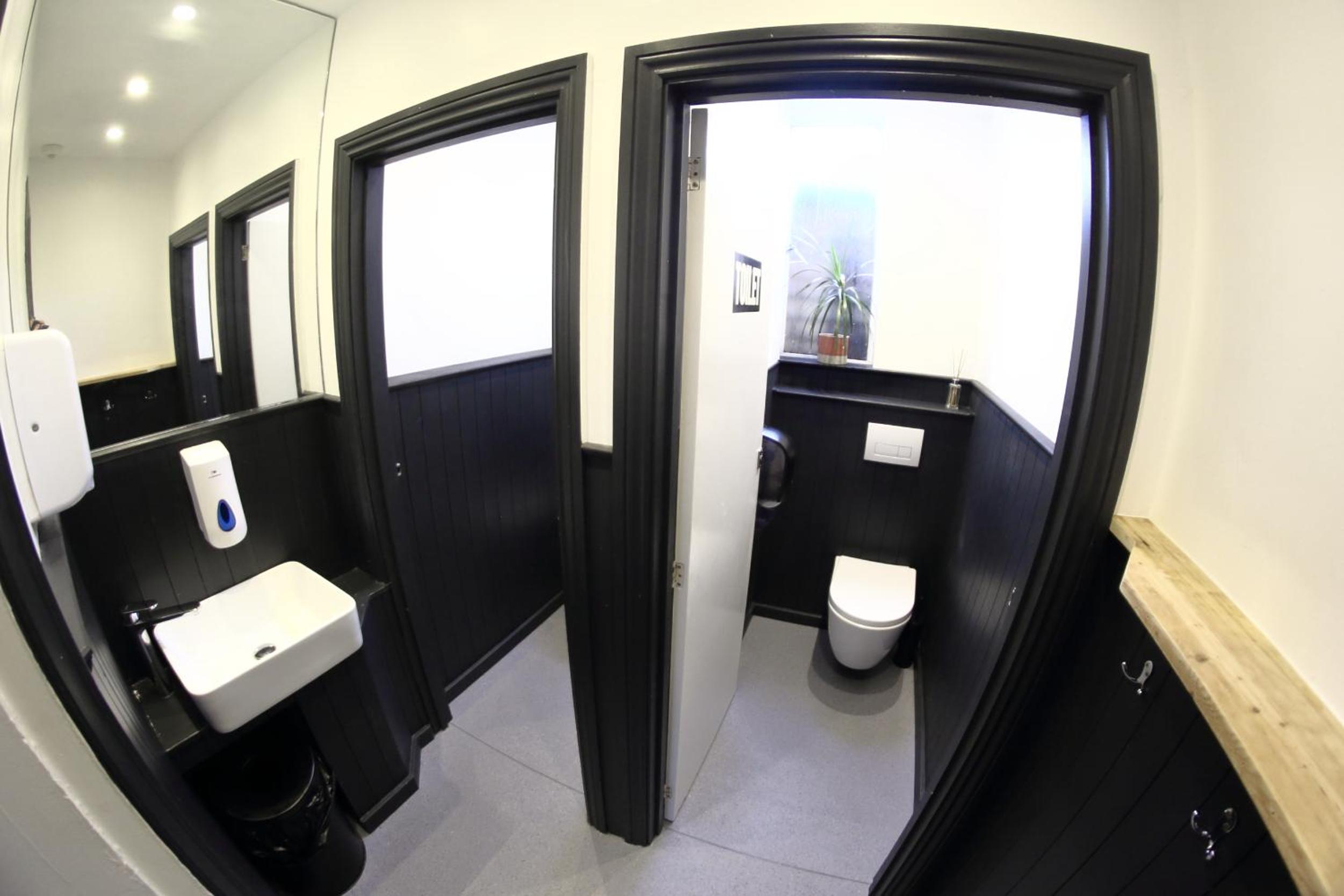 Oxford Vacations - Central Backpackers - Property Image 8