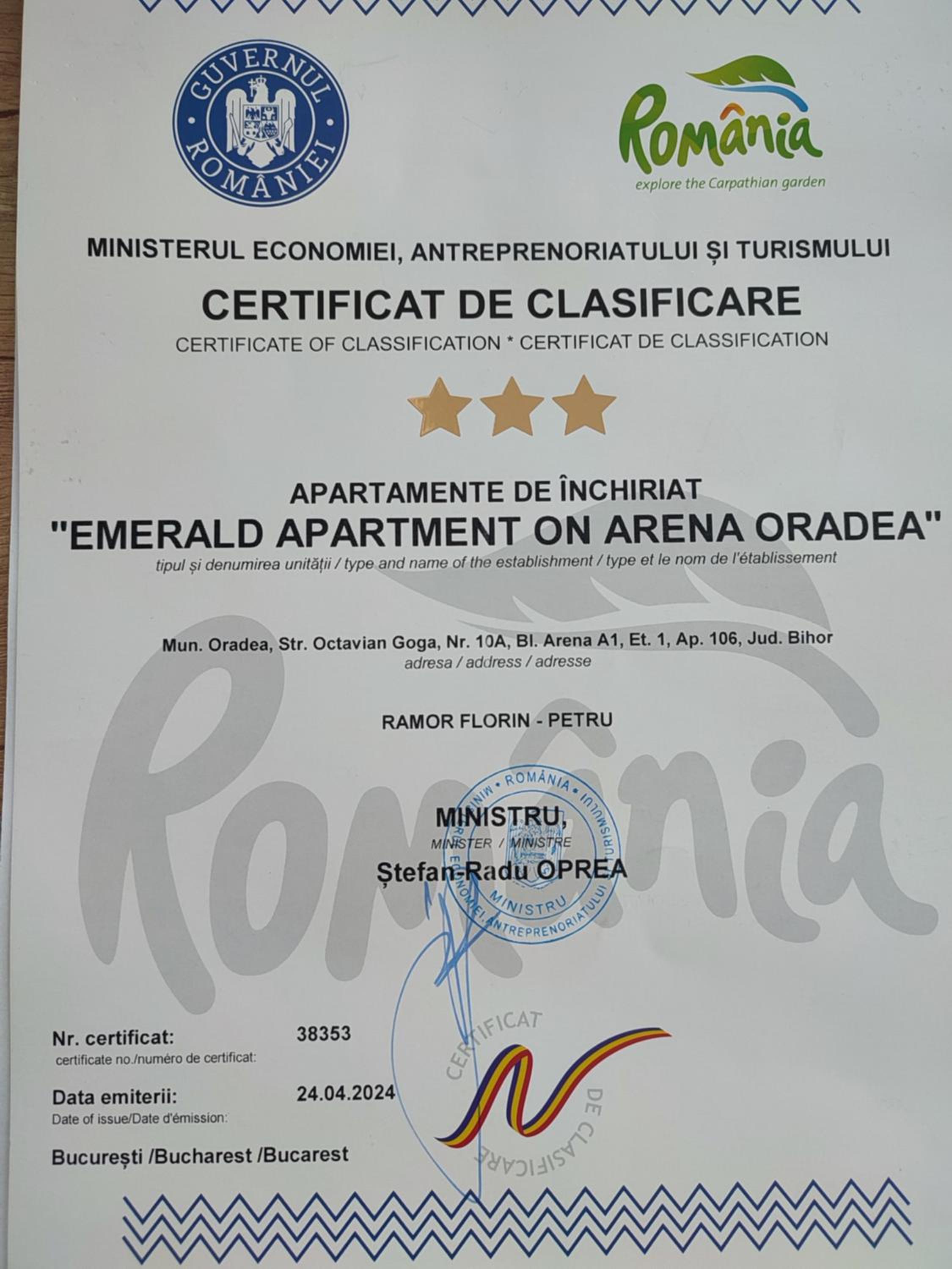Emerald Apartment On Arena Oradea view 2