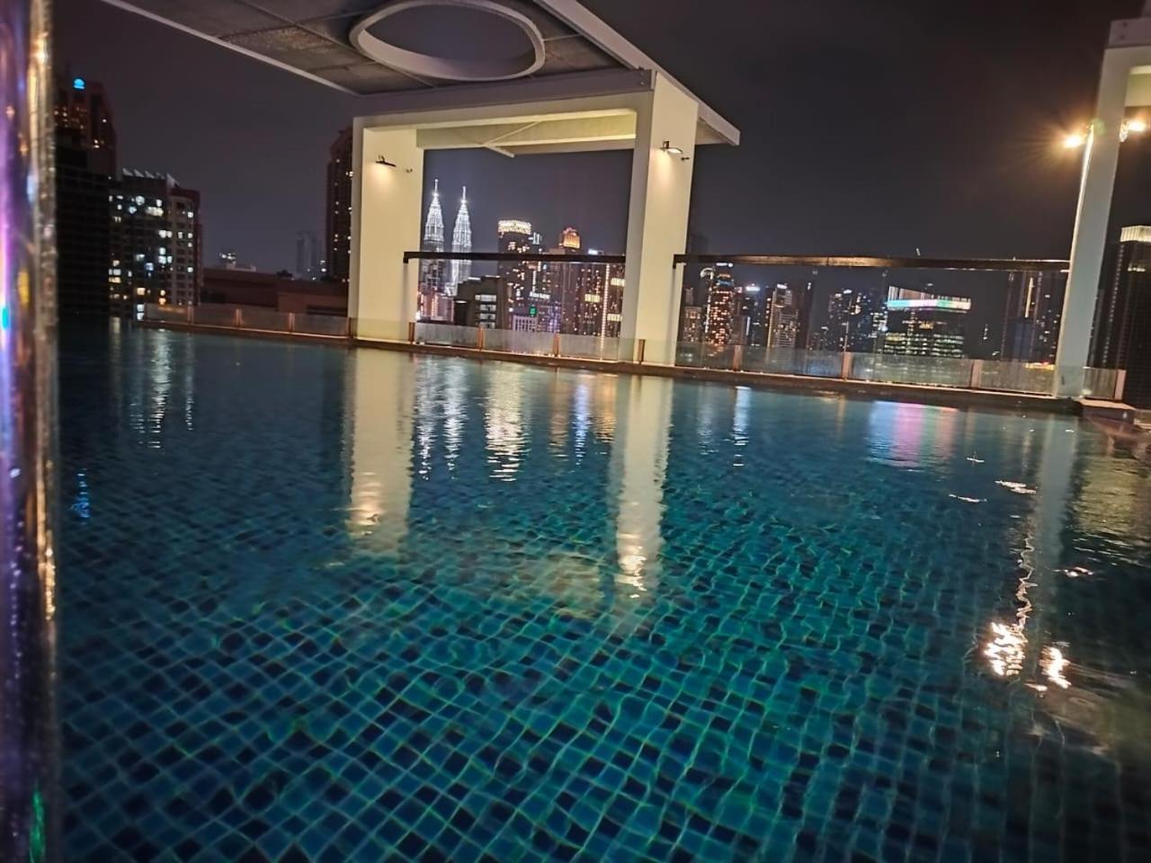 Lila Suites D, Majestic Place