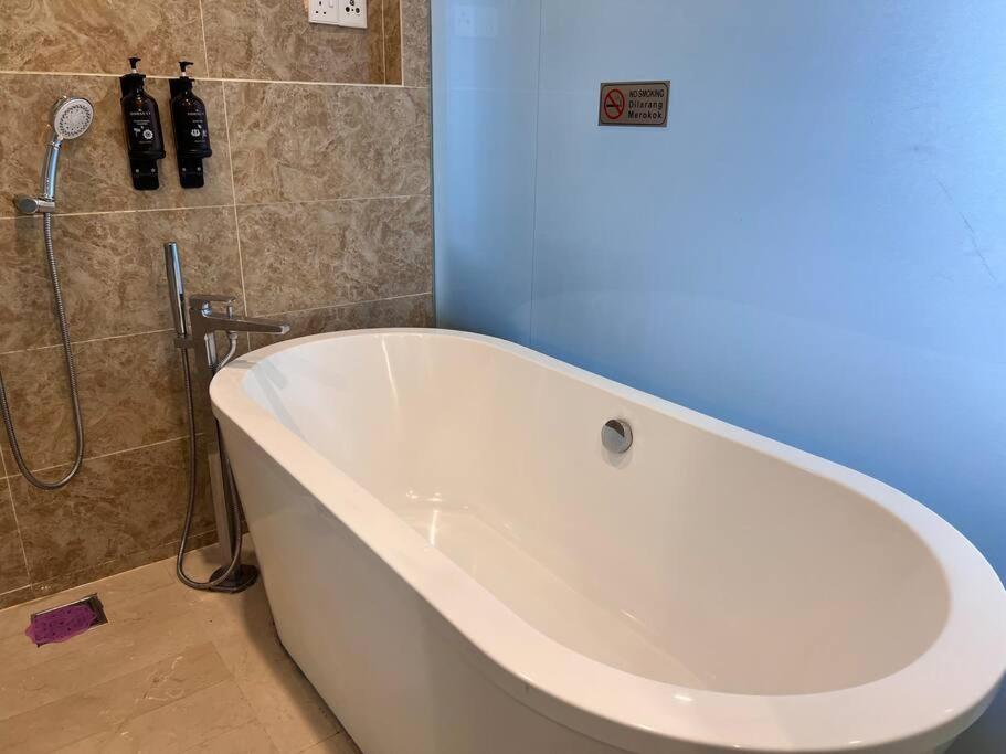 Dorsett Bukit Bintang with Bathtub by Prestige
