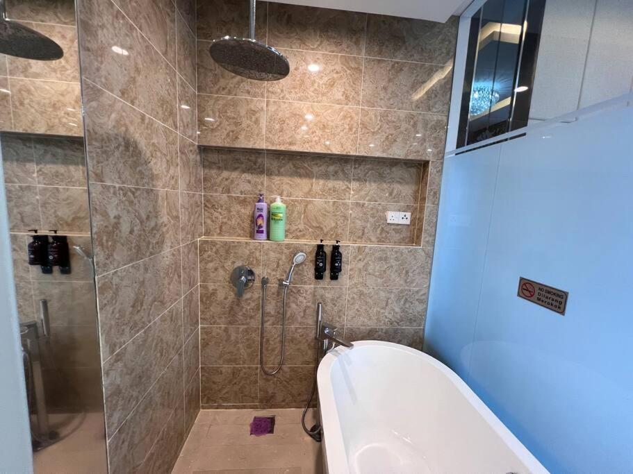 Dorsett Bukit Bintang with Bathtub by Prestige