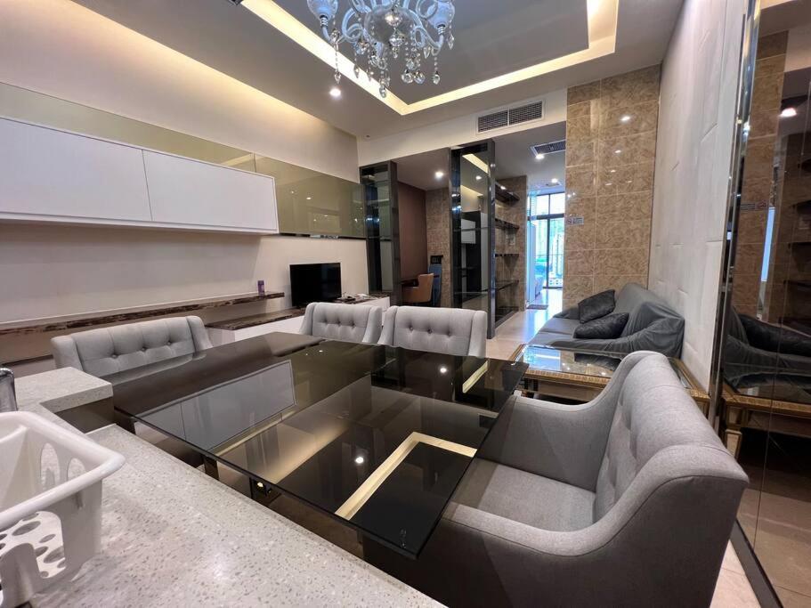 Dorsett Bukit Bintang with Bathtub by Prestige