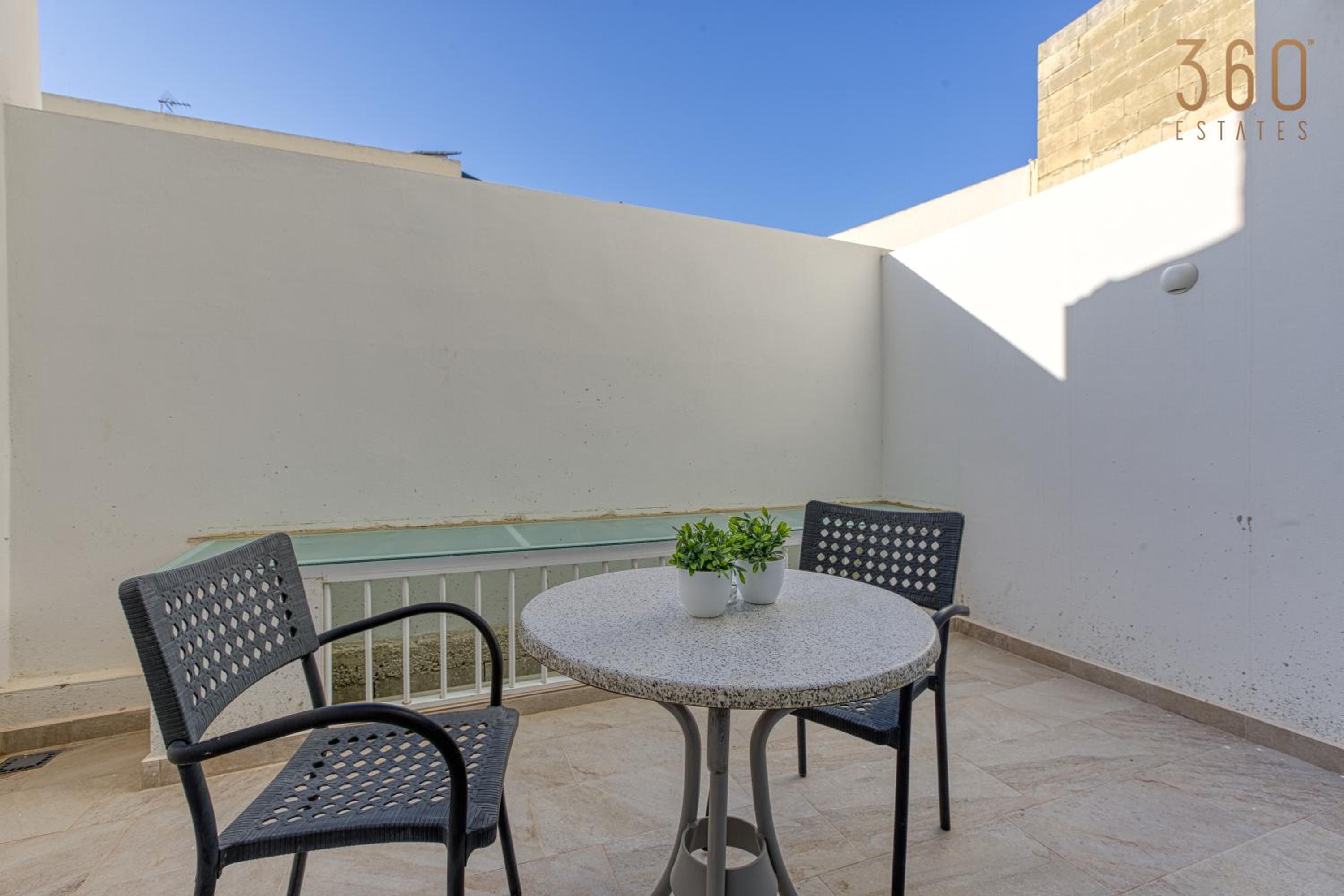 Stunning 2BR Penthouse with terrace in Mosta by 360 Estates view 3