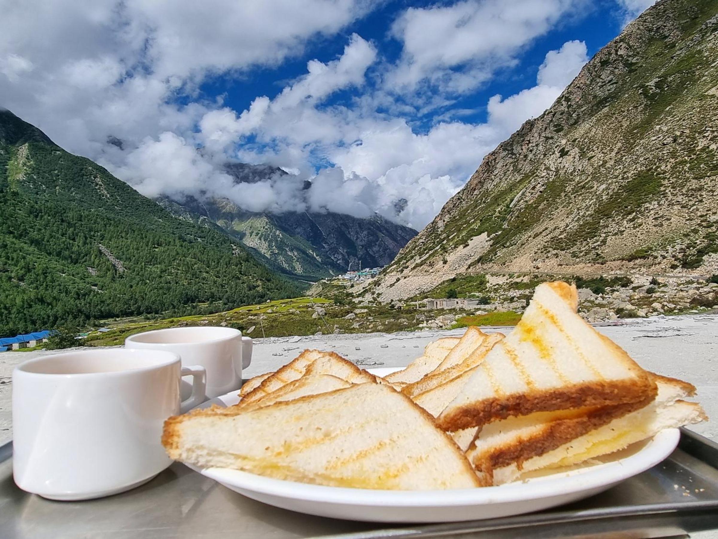 Zomsa Homestay Chitkul