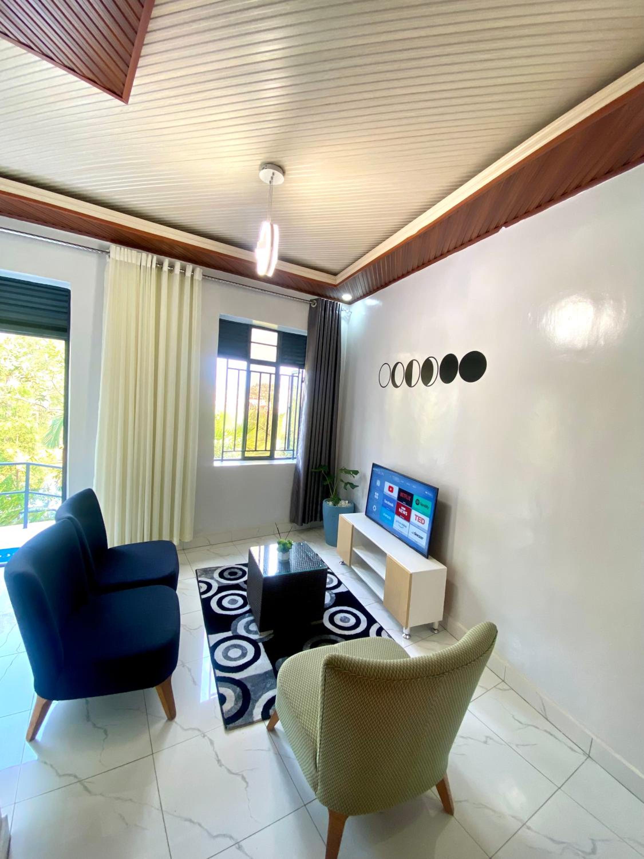 Unique 1 bedroom with Parking view 2