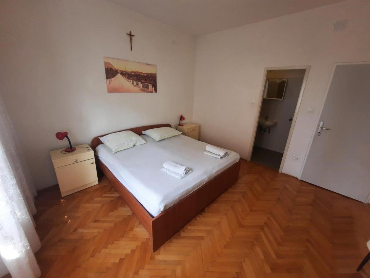 Photo 52