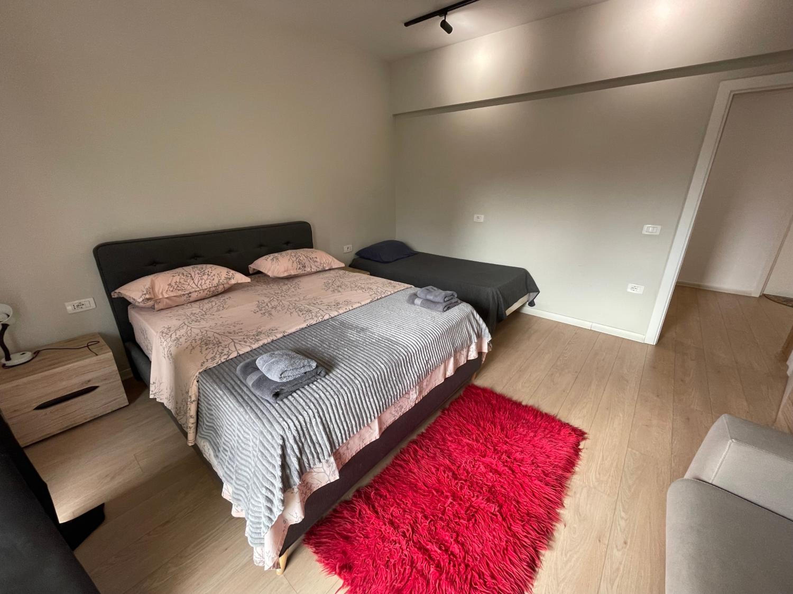 Museum Center One Bedroom App - ENJOY TRAVEL