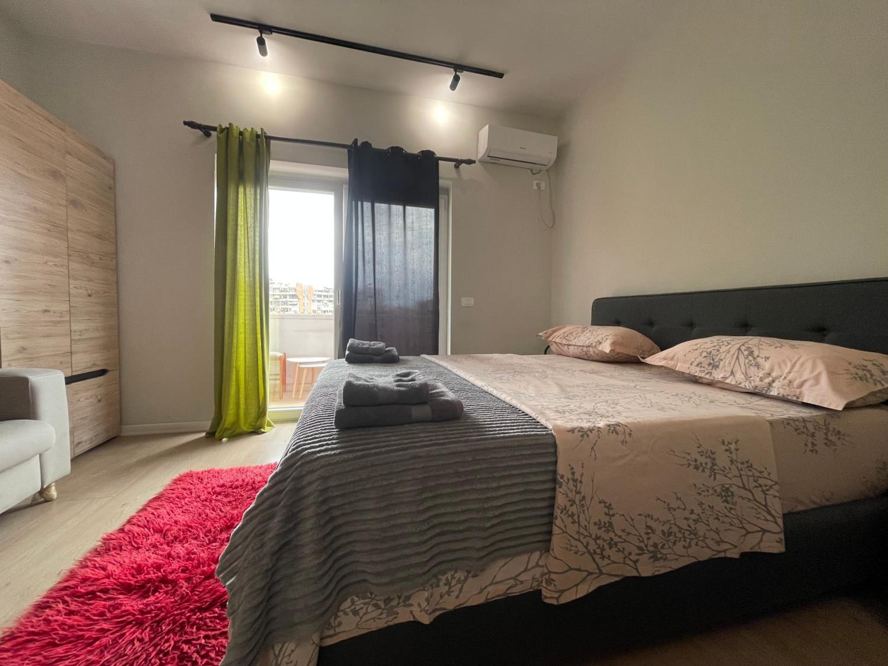 Museum Center One Bedroom App - ENJOY TRAVEL