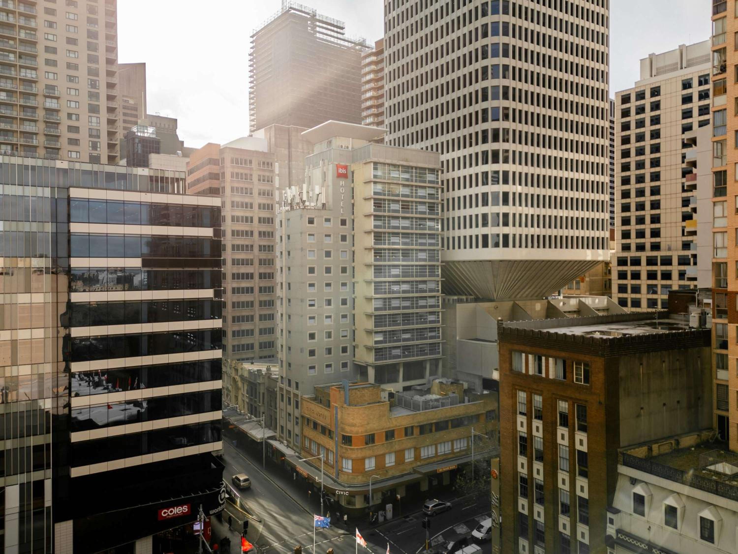 Hotel ibis Sydney World Square - Image 1