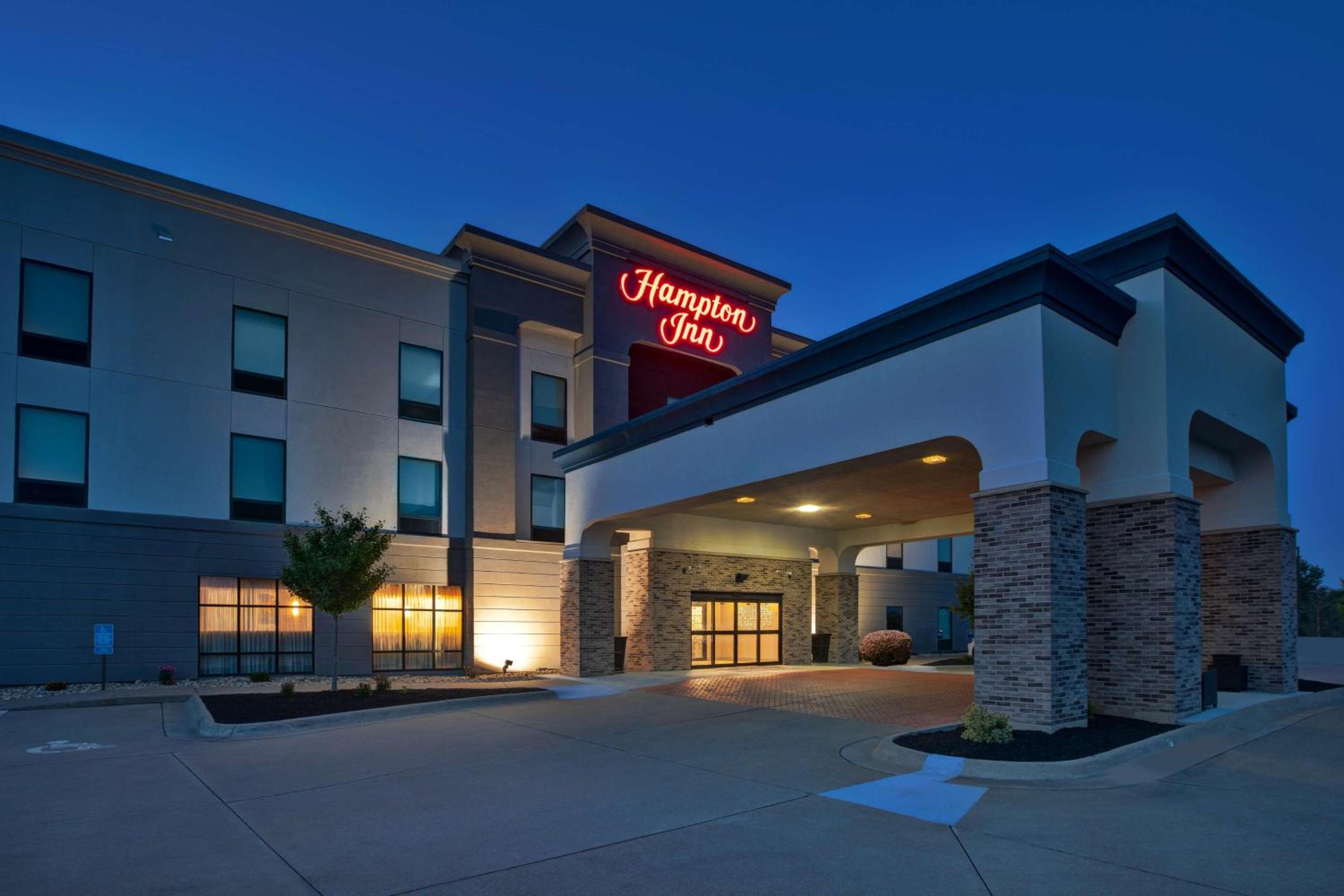 Hampton Inn Clinton view 4