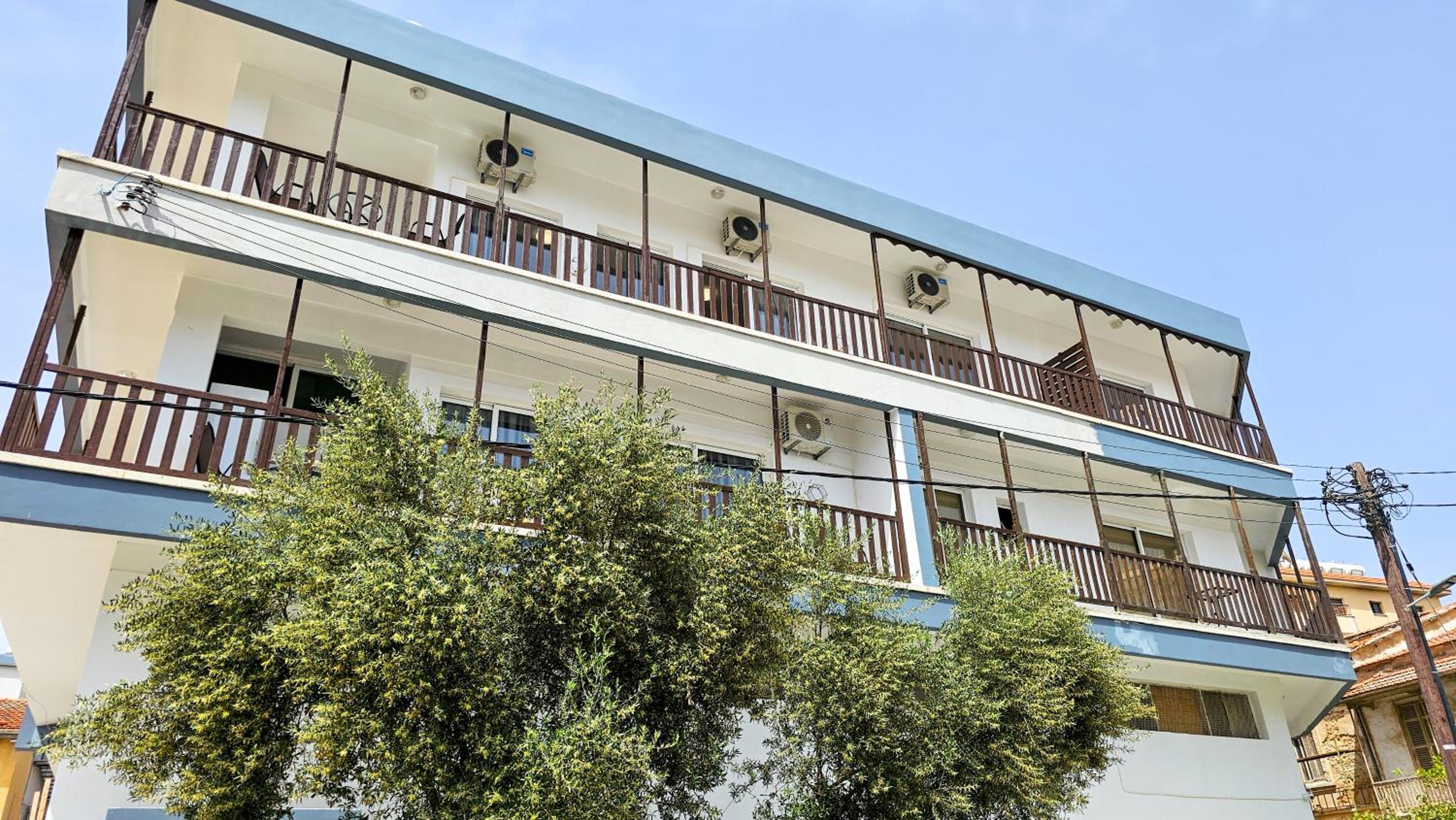 Sky Ward City Rooms, 150m from Chabad Lubavitch