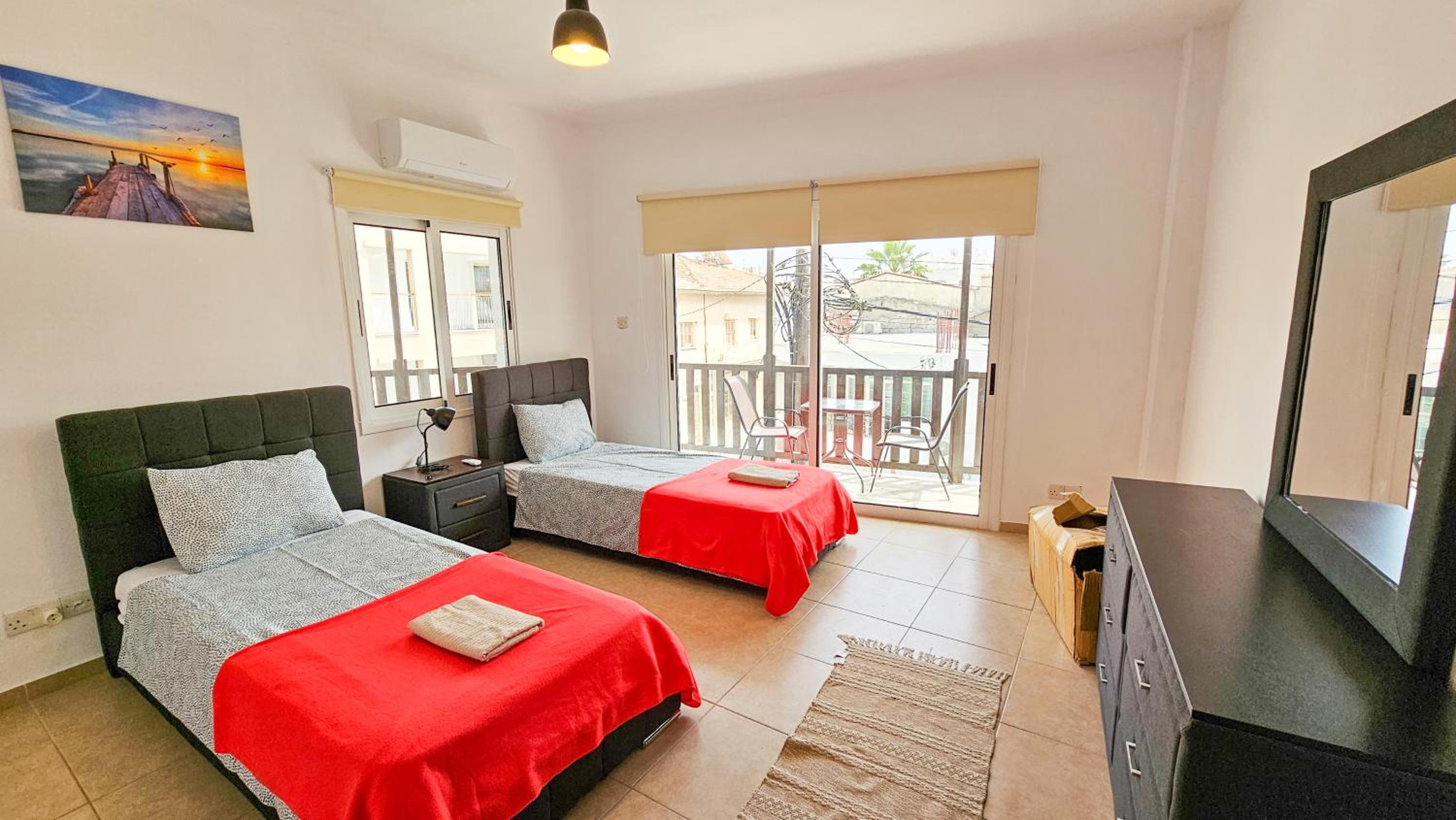 Sky Ward City Rooms, 150m from Chabad Lubavitch
